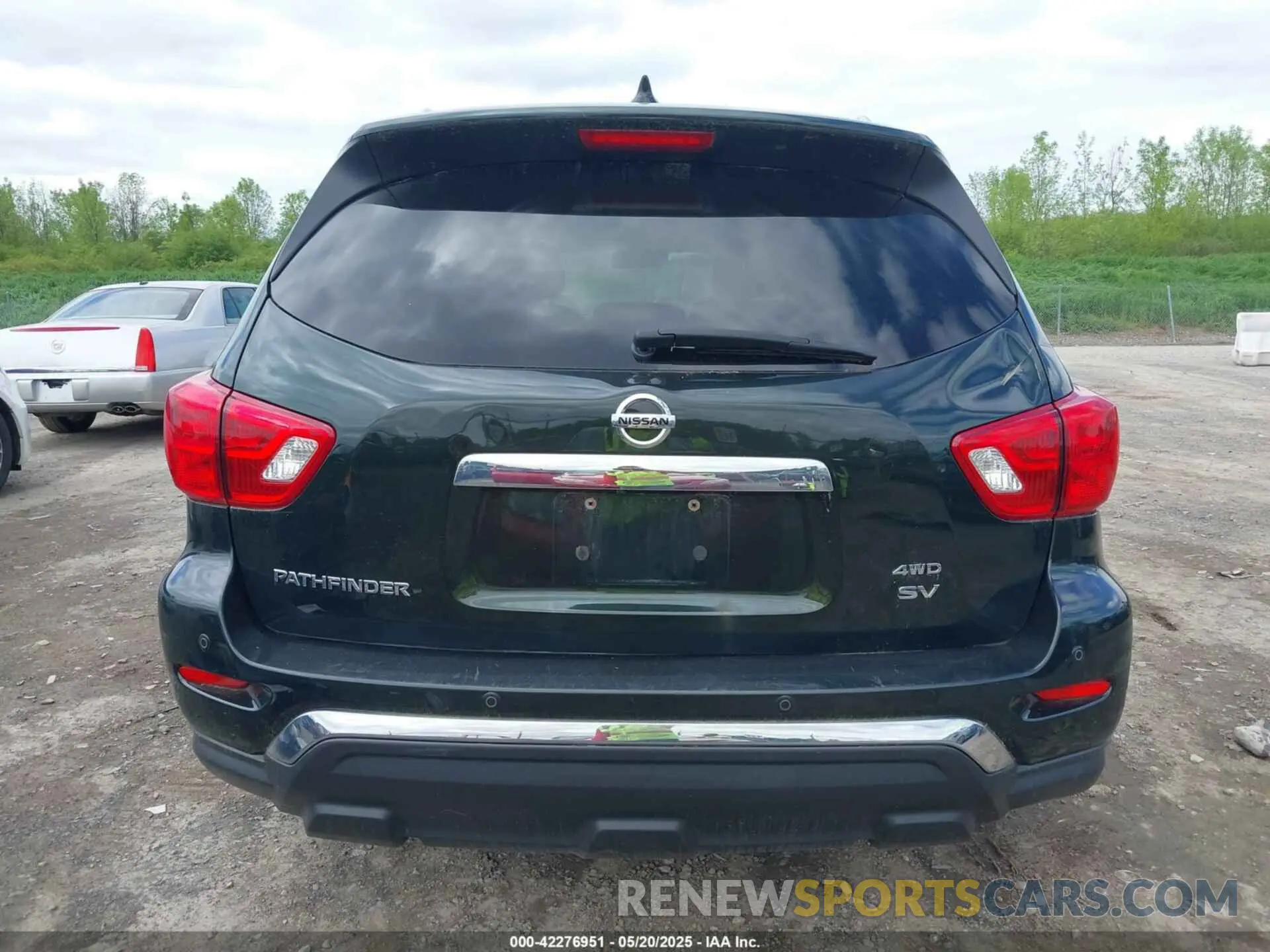 17 Photograph of a damaged car 5N1DR2MM8KC588548 NISSAN PATHFINDER 2019