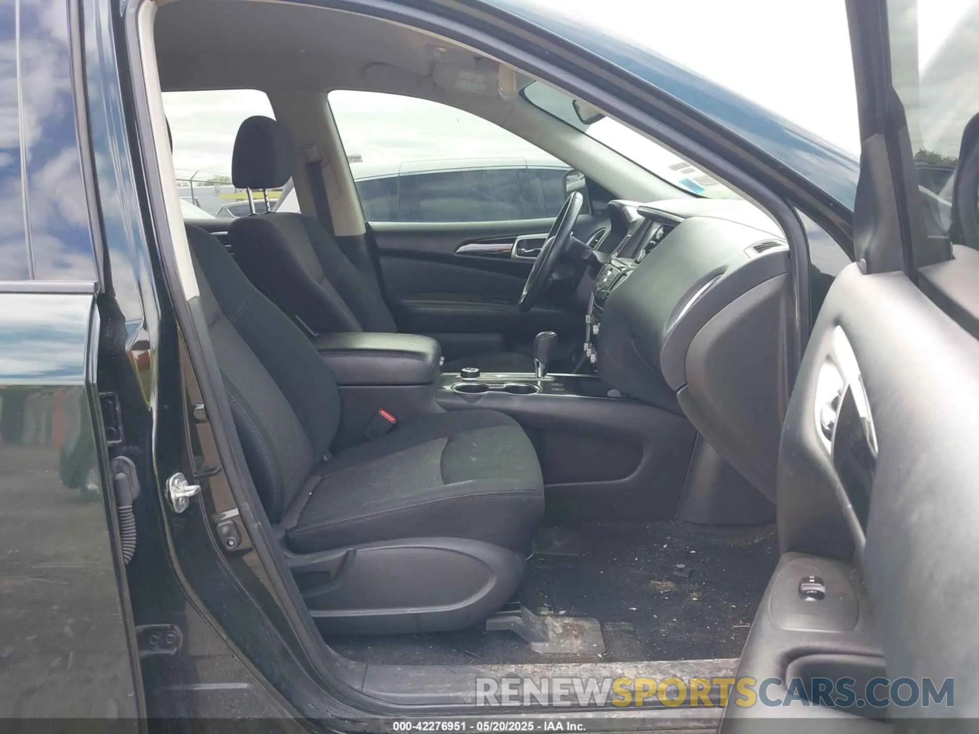 5 Photograph of a damaged car 5N1DR2MM8KC588548 NISSAN PATHFINDER 2019