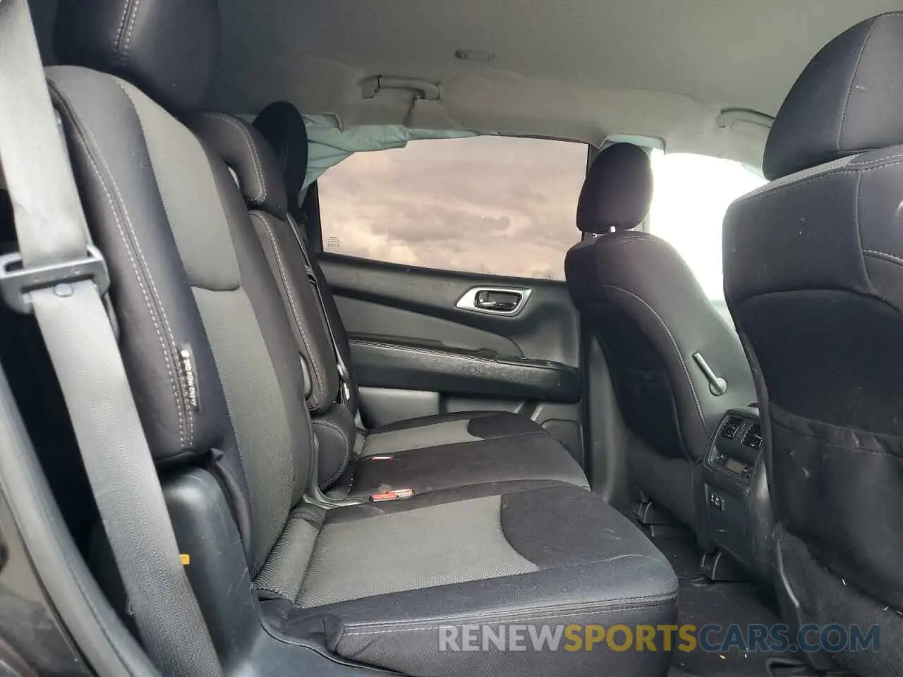 11 Photograph of a damaged car 5N1DR2MM8KC610662 NISSAN PATHFINDER 2019