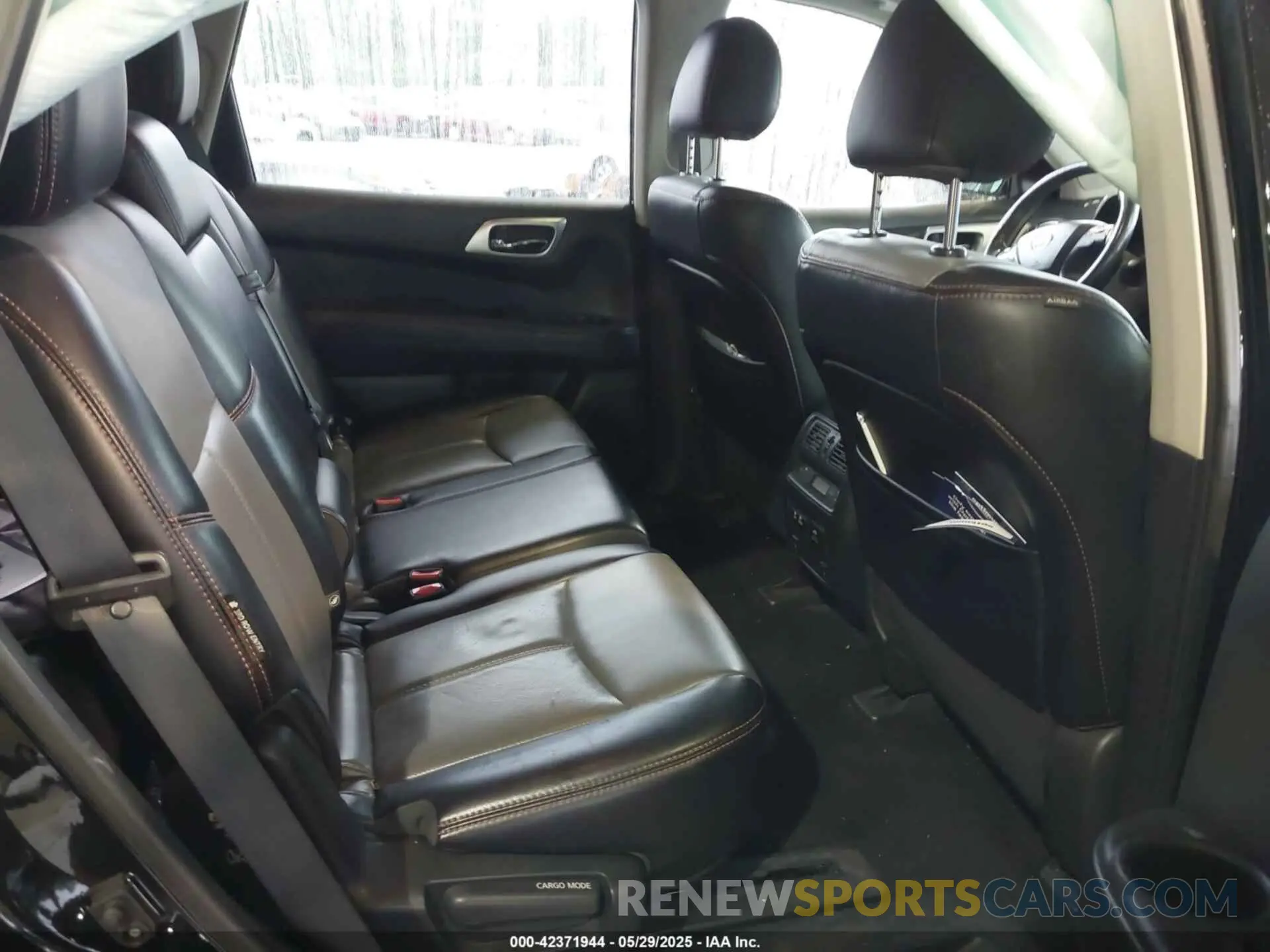 8 Photograph of a damaged car 5N1DR2MM8KC626313 NISSAN PATHFINDER 2019