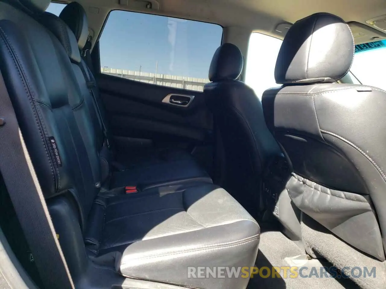 11 Photograph of a damaged car 5N1DR2MM8KC628479 NISSAN PATHFINDER 2019