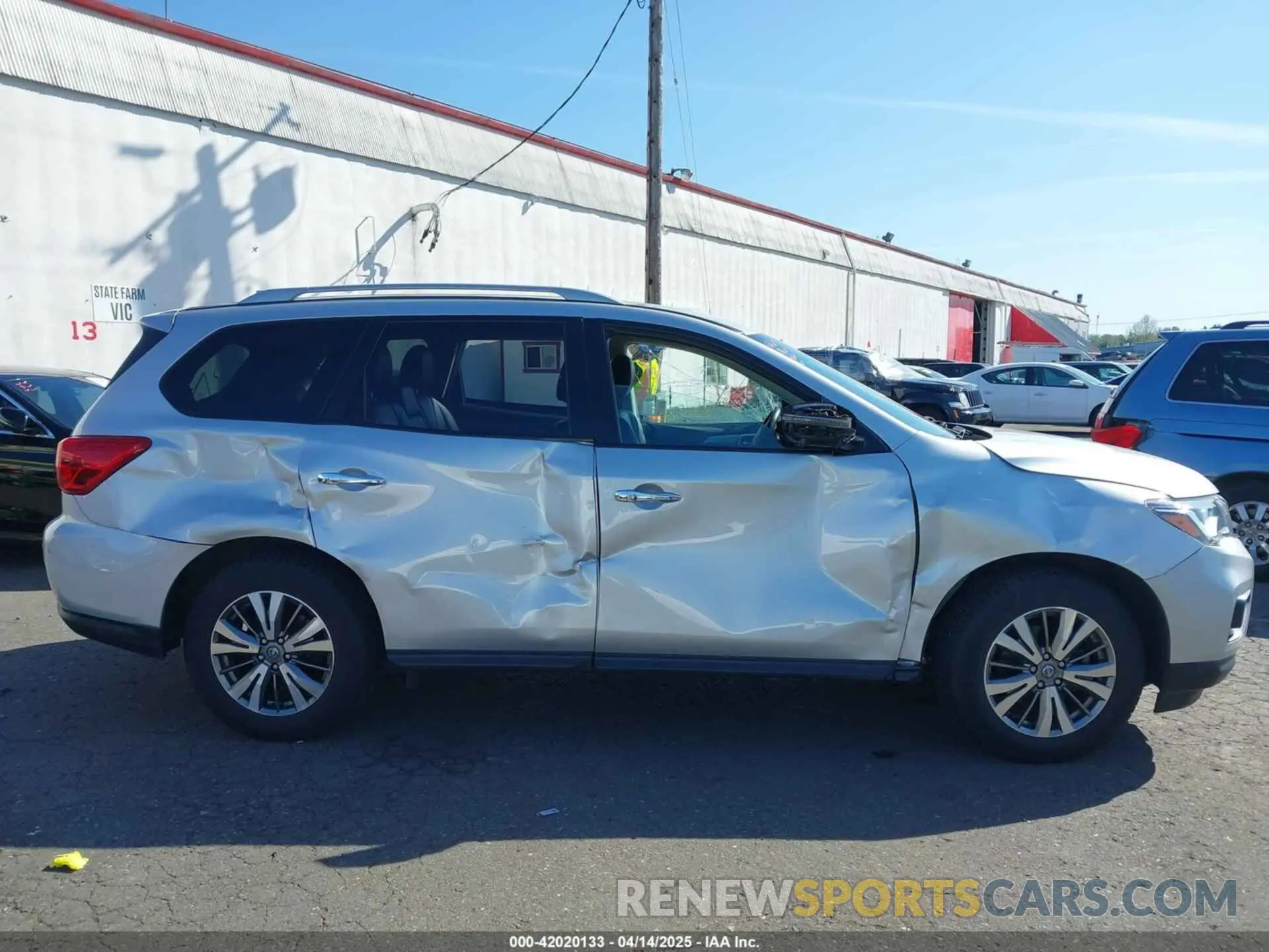 13 Photograph of a damaged car 5N1DR2MM8KC629938 NISSAN PATHFINDER 2019