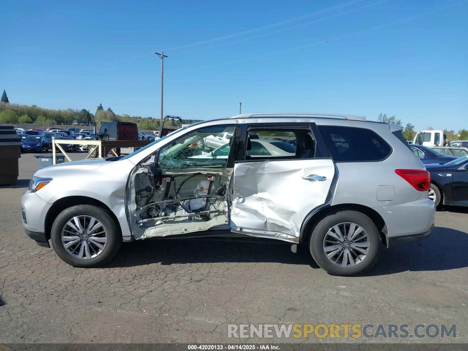 14 Photograph of a damaged car 5N1DR2MM8KC629938 NISSAN PATHFINDER 2019