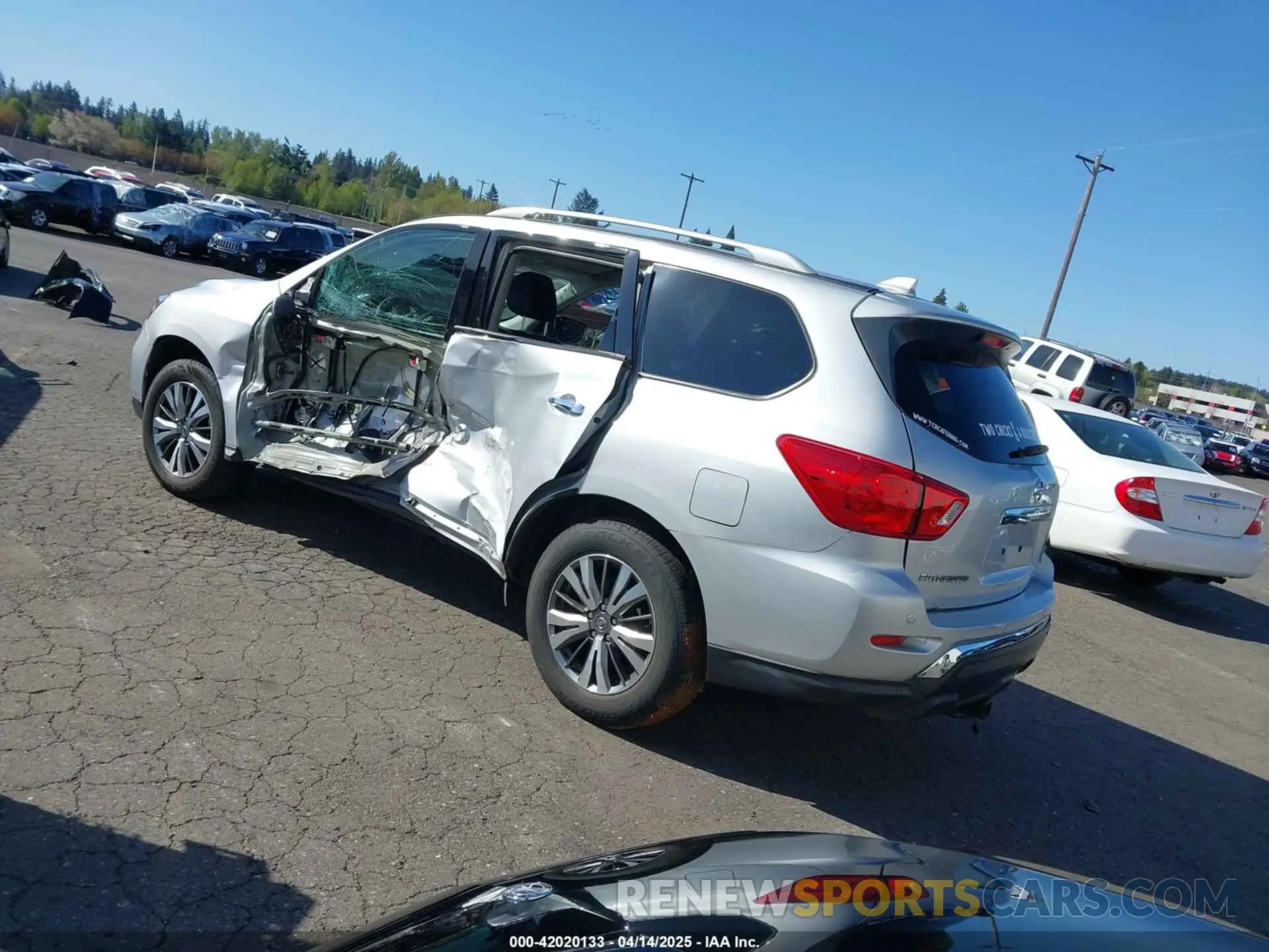 3 Photograph of a damaged car 5N1DR2MM8KC629938 NISSAN PATHFINDER 2019