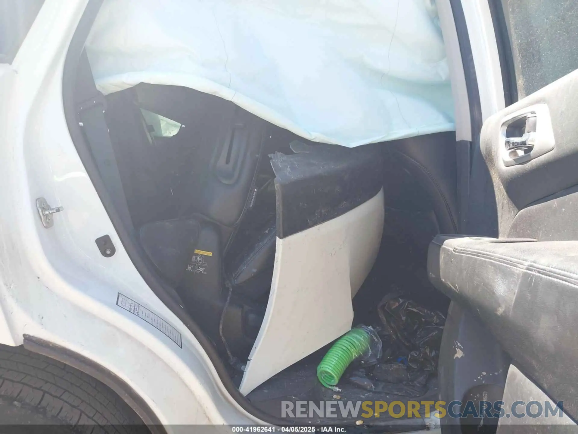 8 Photograph of a damaged car 5N1DR2MM9KC600352 NISSAN PATHFINDER 2019