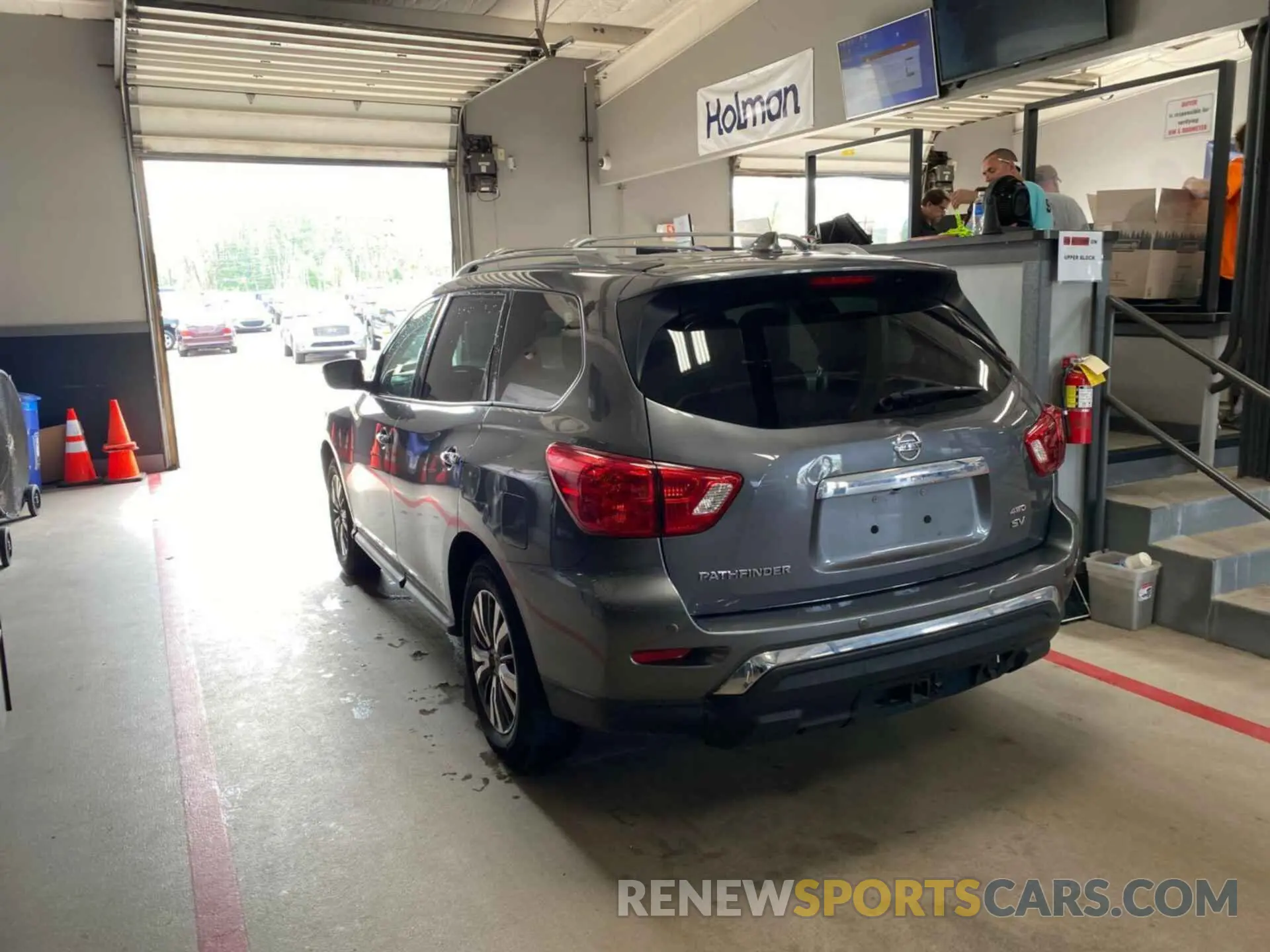 17 Photograph of a damaged car 5N1DR2MM9KC604319 NISSAN PATHFINDER 2019