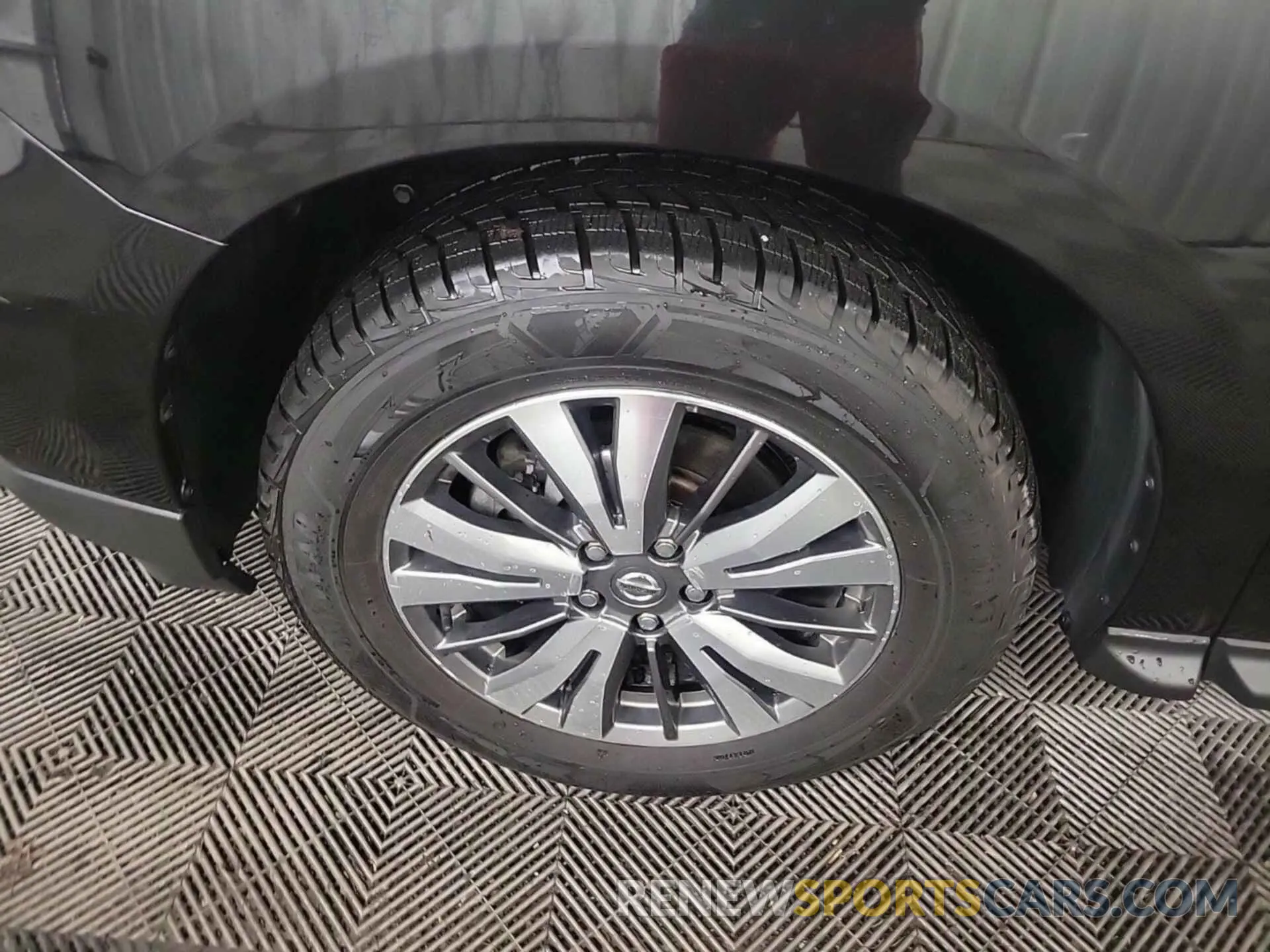 32 Photograph of a damaged car 5N1DR2MM9KC604384 NISSAN PATHFINDER 2019