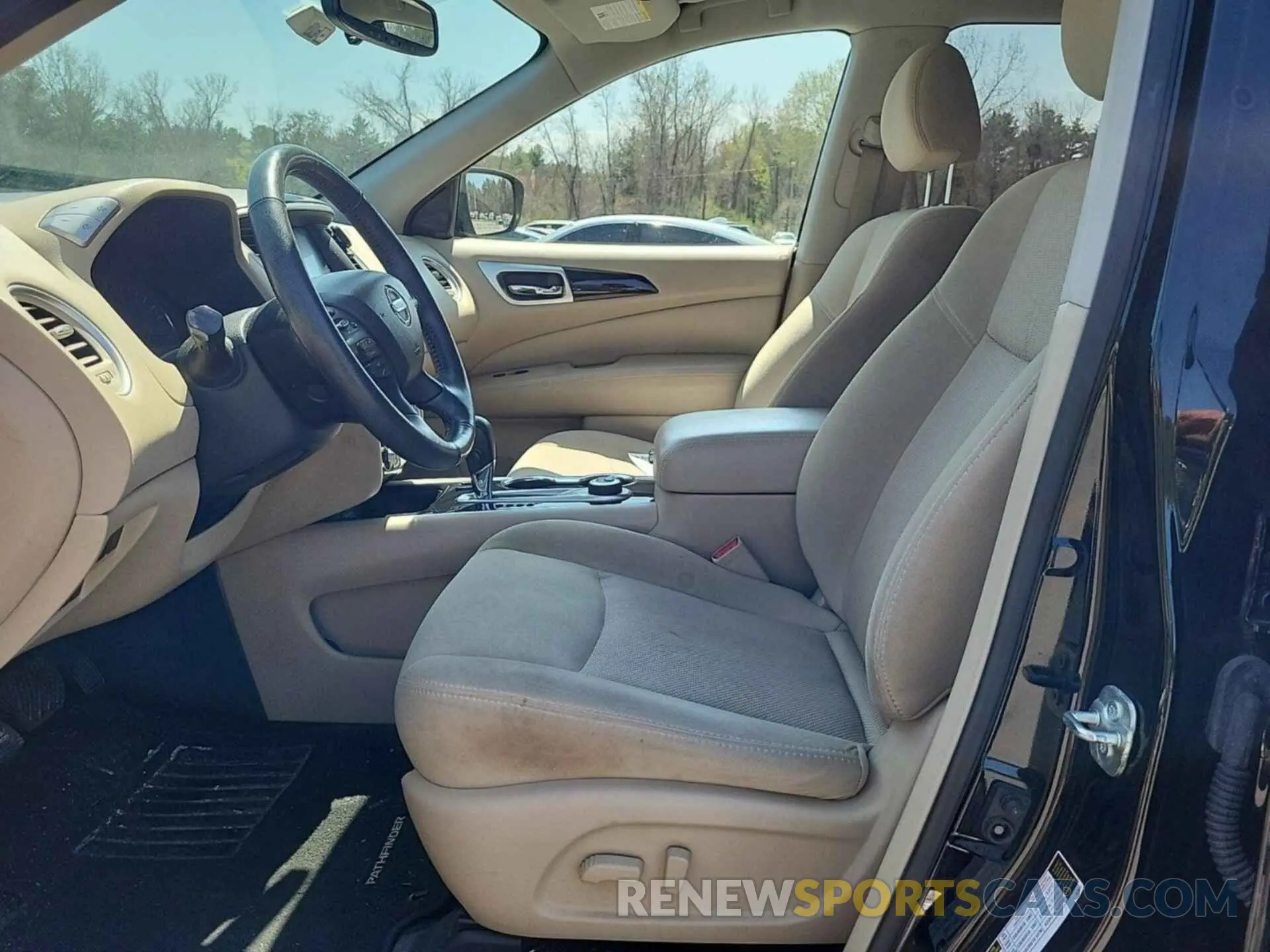 38 Photograph of a damaged car 5N1DR2MM9KC604384 NISSAN PATHFINDER 2019