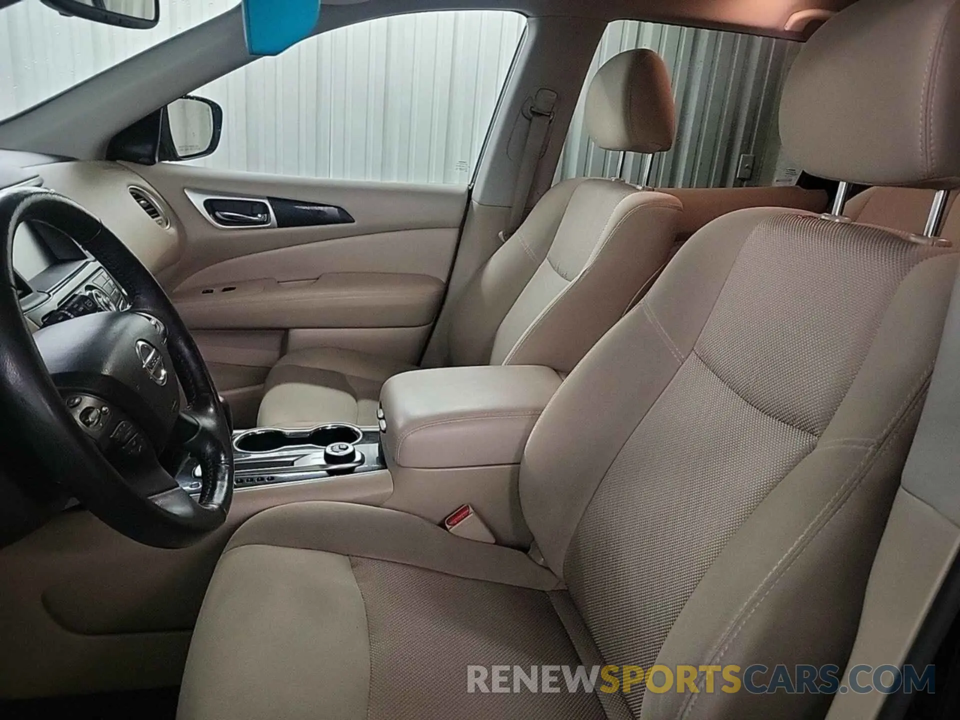 44 Photograph of a damaged car 5N1DR2MM9KC604384 NISSAN PATHFINDER 2019
