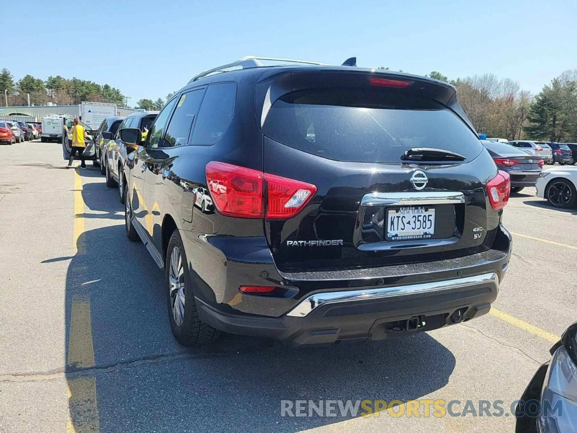 9 Photograph of a damaged car 5N1DR2MM9KC604384 NISSAN PATHFINDER 2019