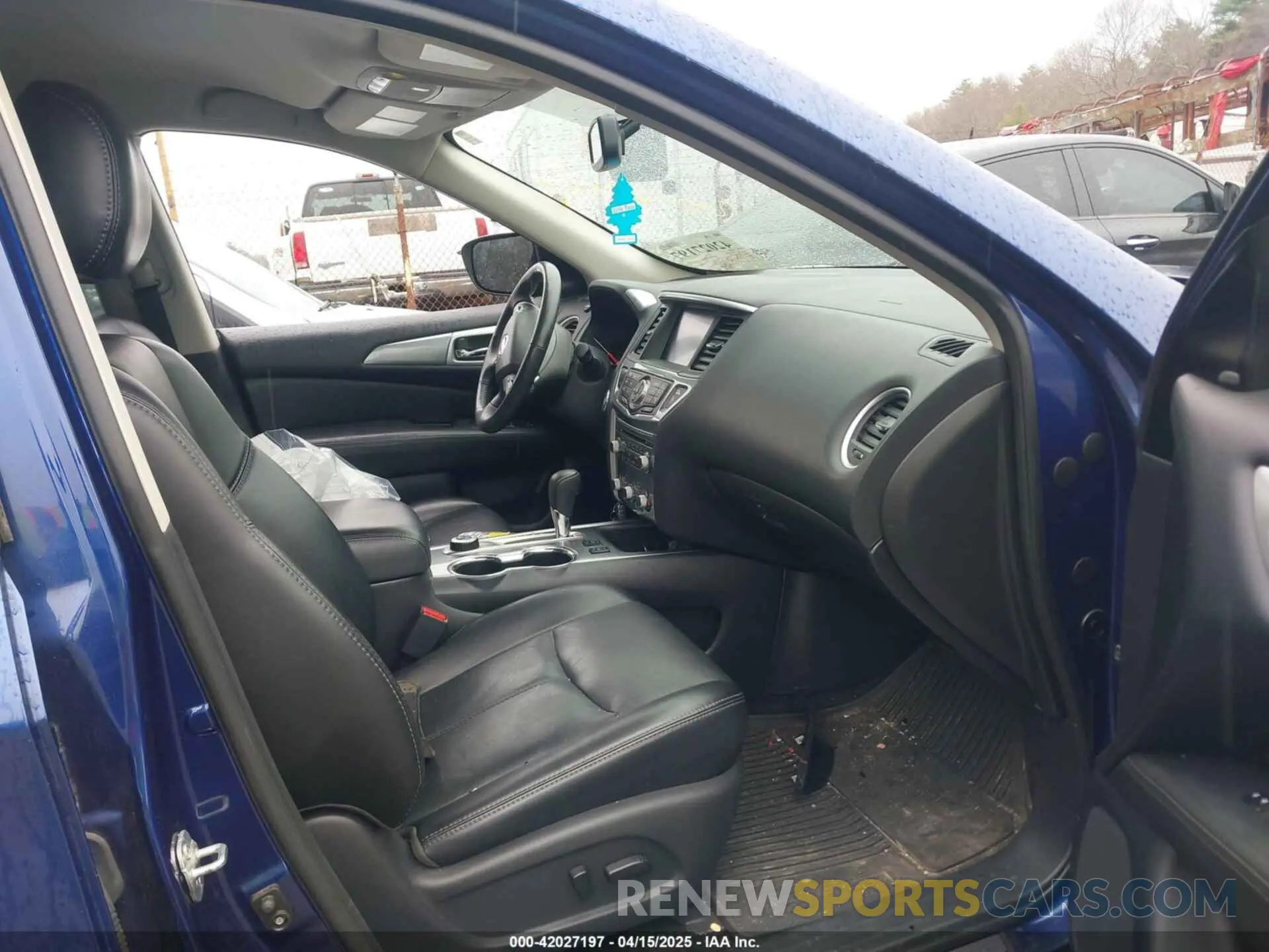5 Photograph of a damaged car 5N1DR2MMXKC585246 NISSAN PATHFINDER 2019