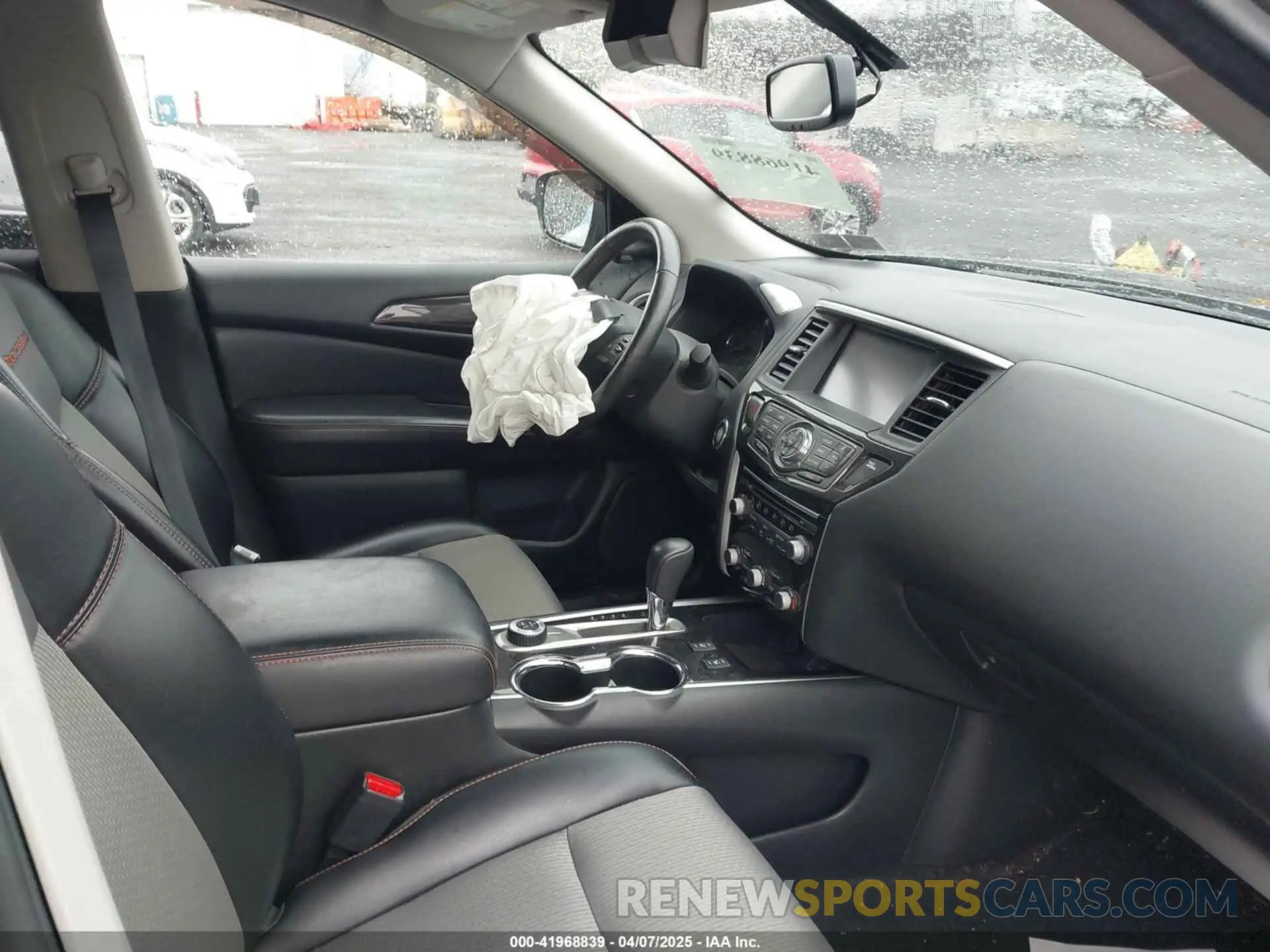 5 Photograph of a damaged car 5N1DR2MMXKC614924 NISSAN PATHFINDER 2019
