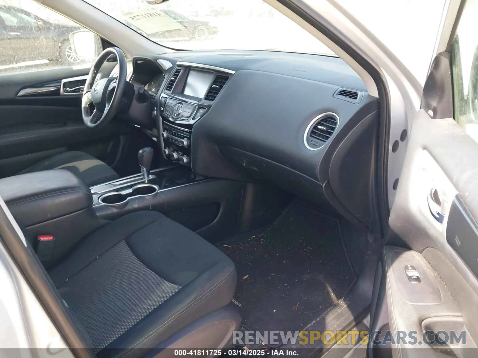 5 Photograph of a damaged car 5N1DR2MN0KC583160 NISSAN PATHFINDER 2019
