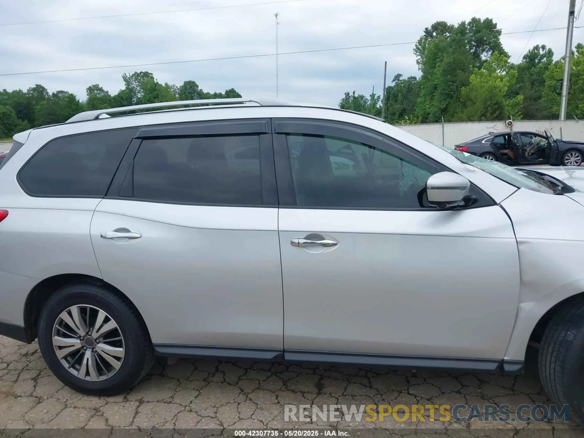 13 Photograph of a damaged car 5N1DR2MN0KC621549 NISSAN PATHFINDER 2019