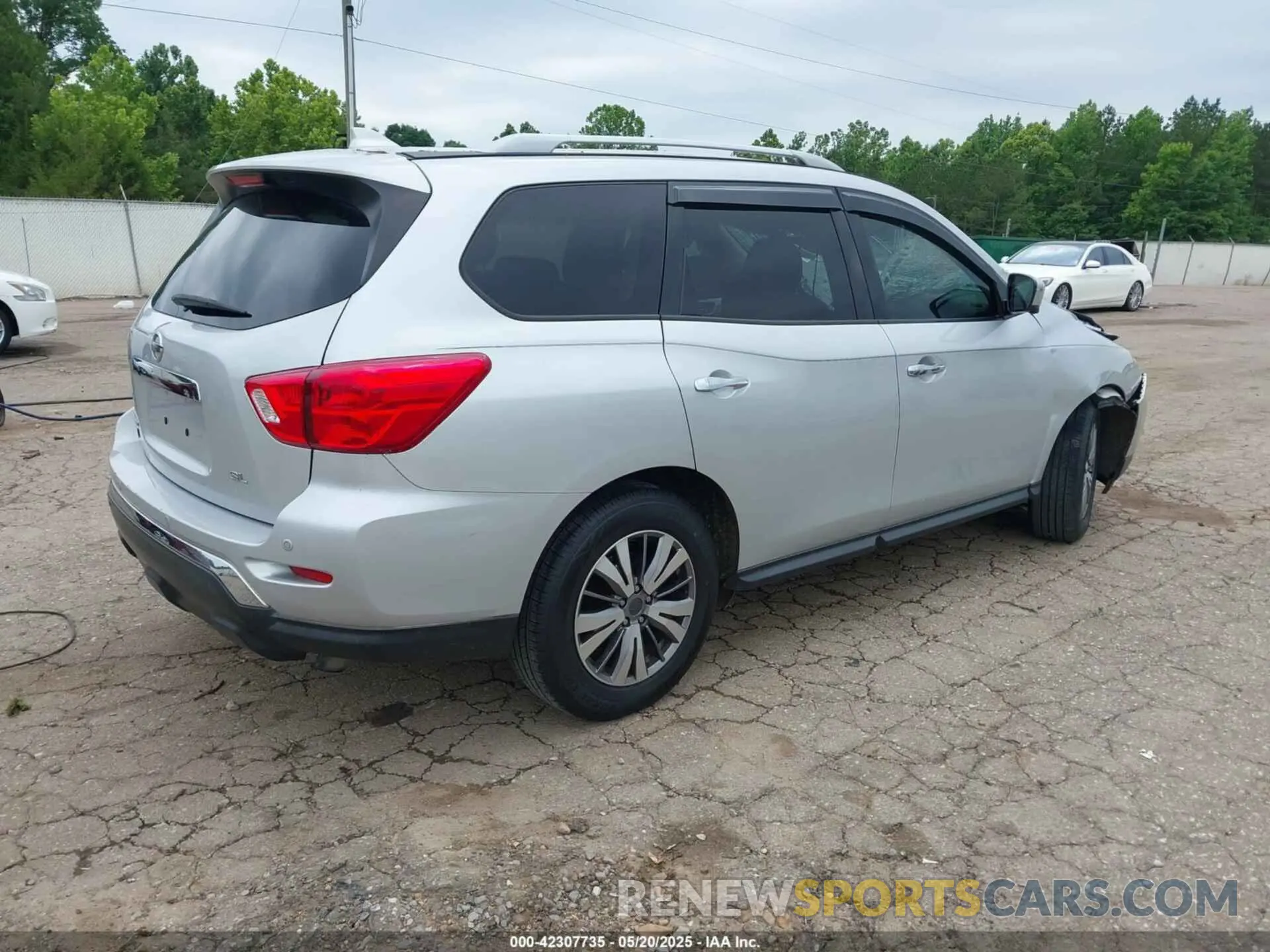 4 Photograph of a damaged car 5N1DR2MN0KC621549 NISSAN PATHFINDER 2019