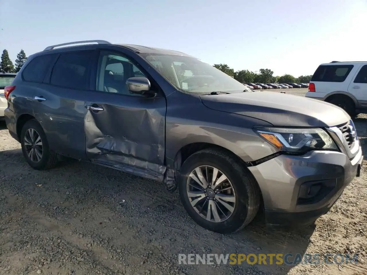4 Photograph of a damaged car 5N1DR2MN0KC624984 NISSAN PATHFINDER 2019