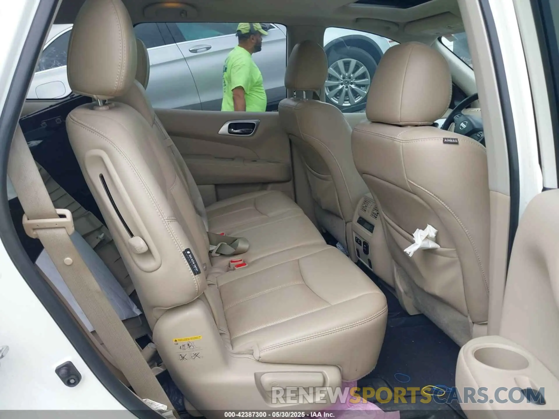 8 Photograph of a damaged car 5N1DR2MN1KC593616 NISSAN PATHFINDER 2019
