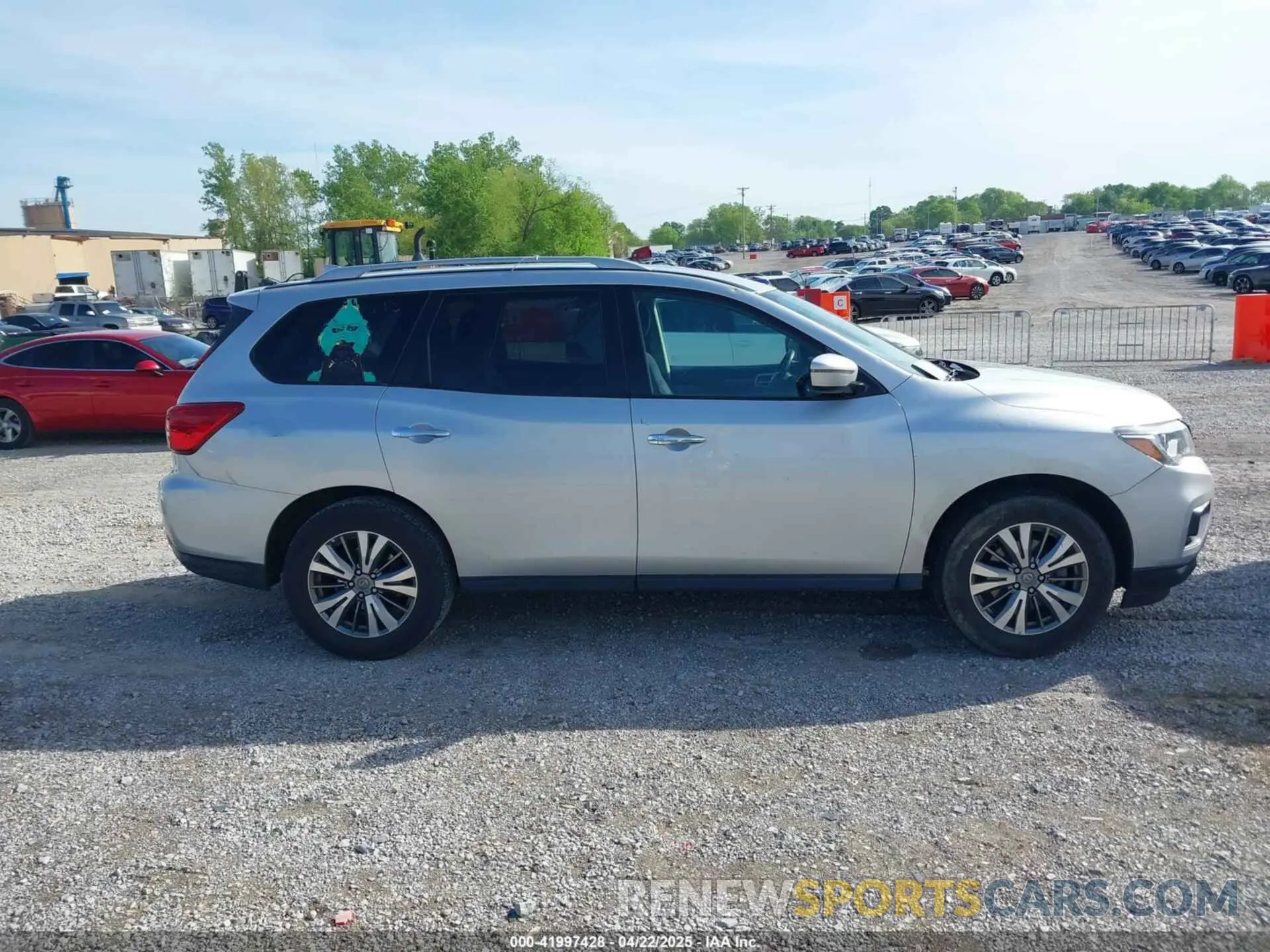 13 Photograph of a damaged car 5N1DR2MN2KC618345 NISSAN PATHFINDER 2019