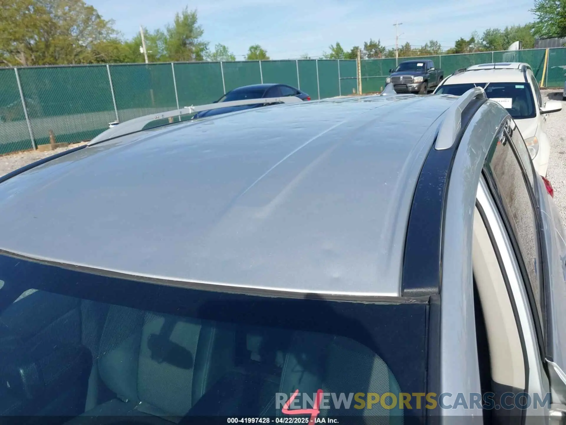 17 Photograph of a damaged car 5N1DR2MN2KC618345 NISSAN PATHFINDER 2019