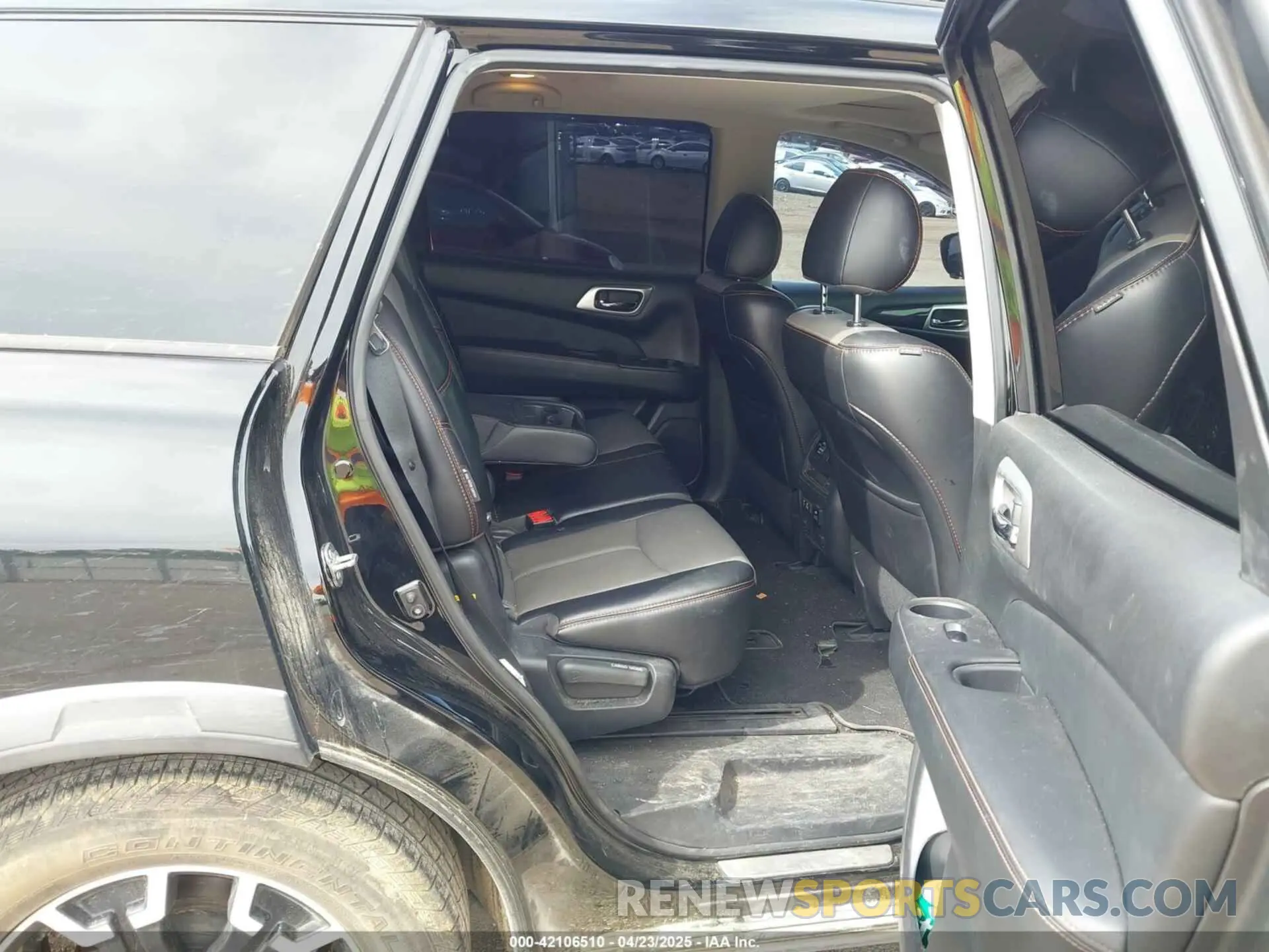 8 Photograph of a damaged car 5N1DR2MN2KC638711 NISSAN PATHFINDER 2019