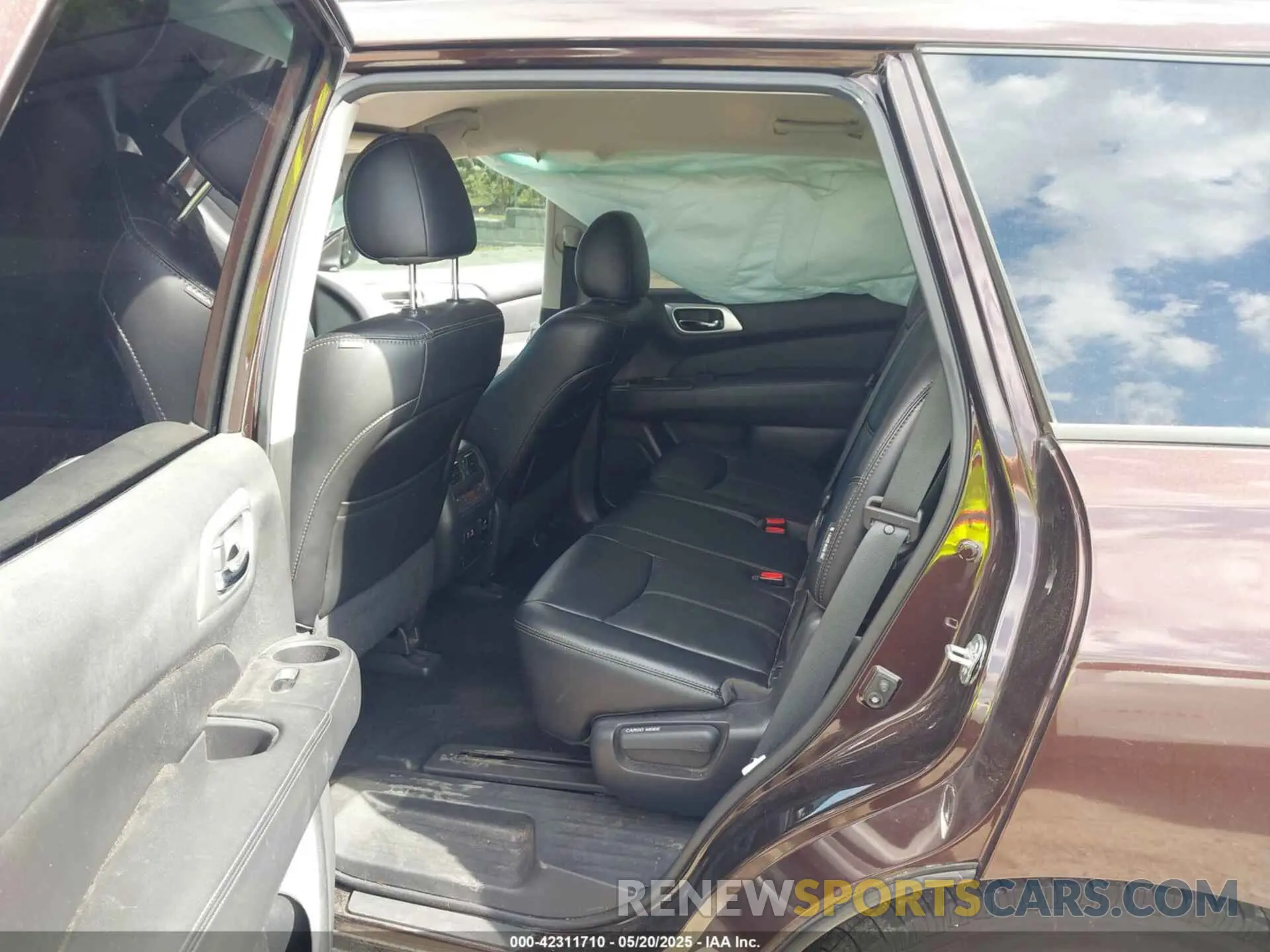 8 Photograph of a damaged car 5N1DR2MN3KC581063 NISSAN PATHFINDER 2019