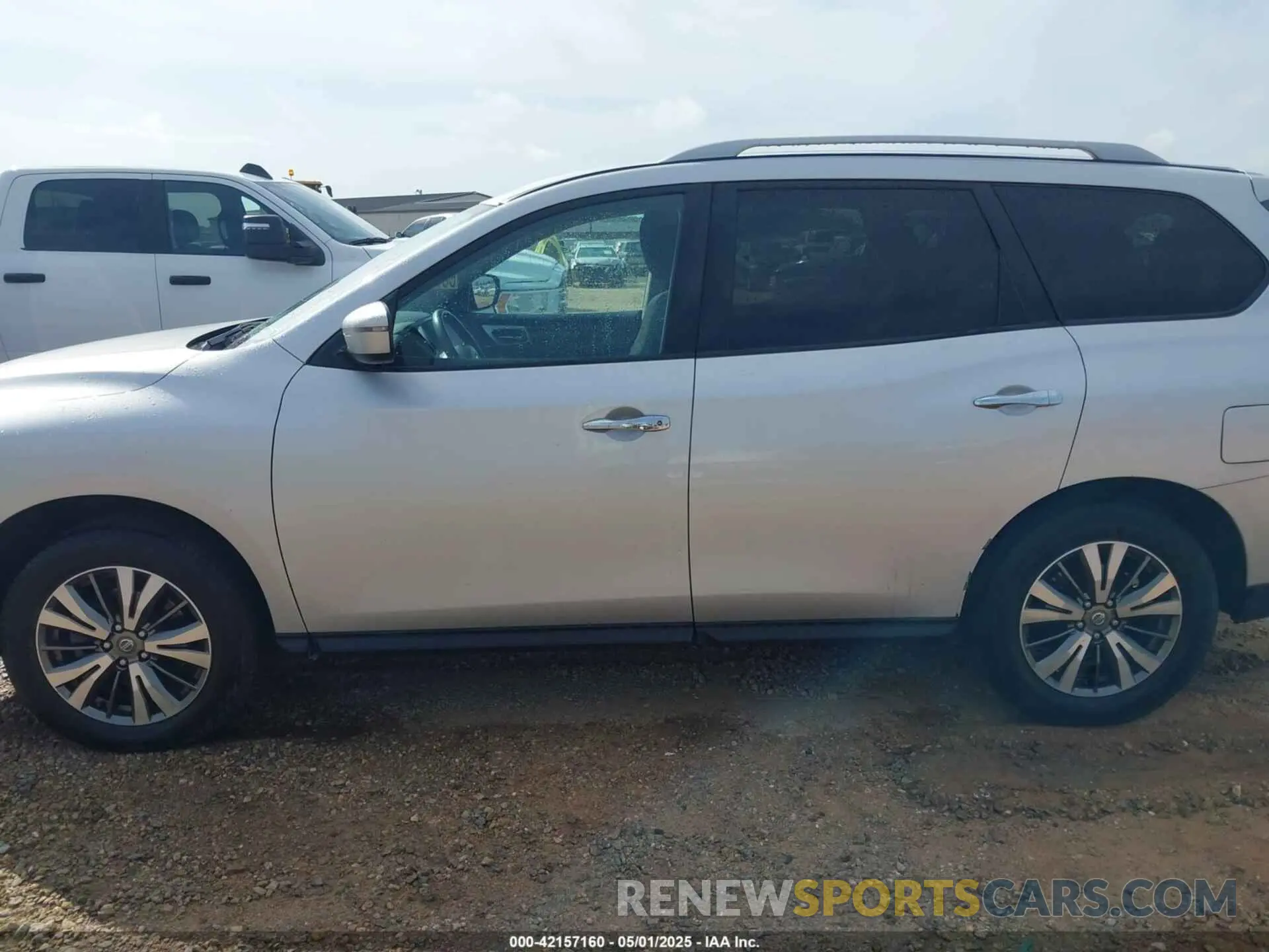 13 Photograph of a damaged car 5N1DR2MN3KC612716 NISSAN PATHFINDER 2019