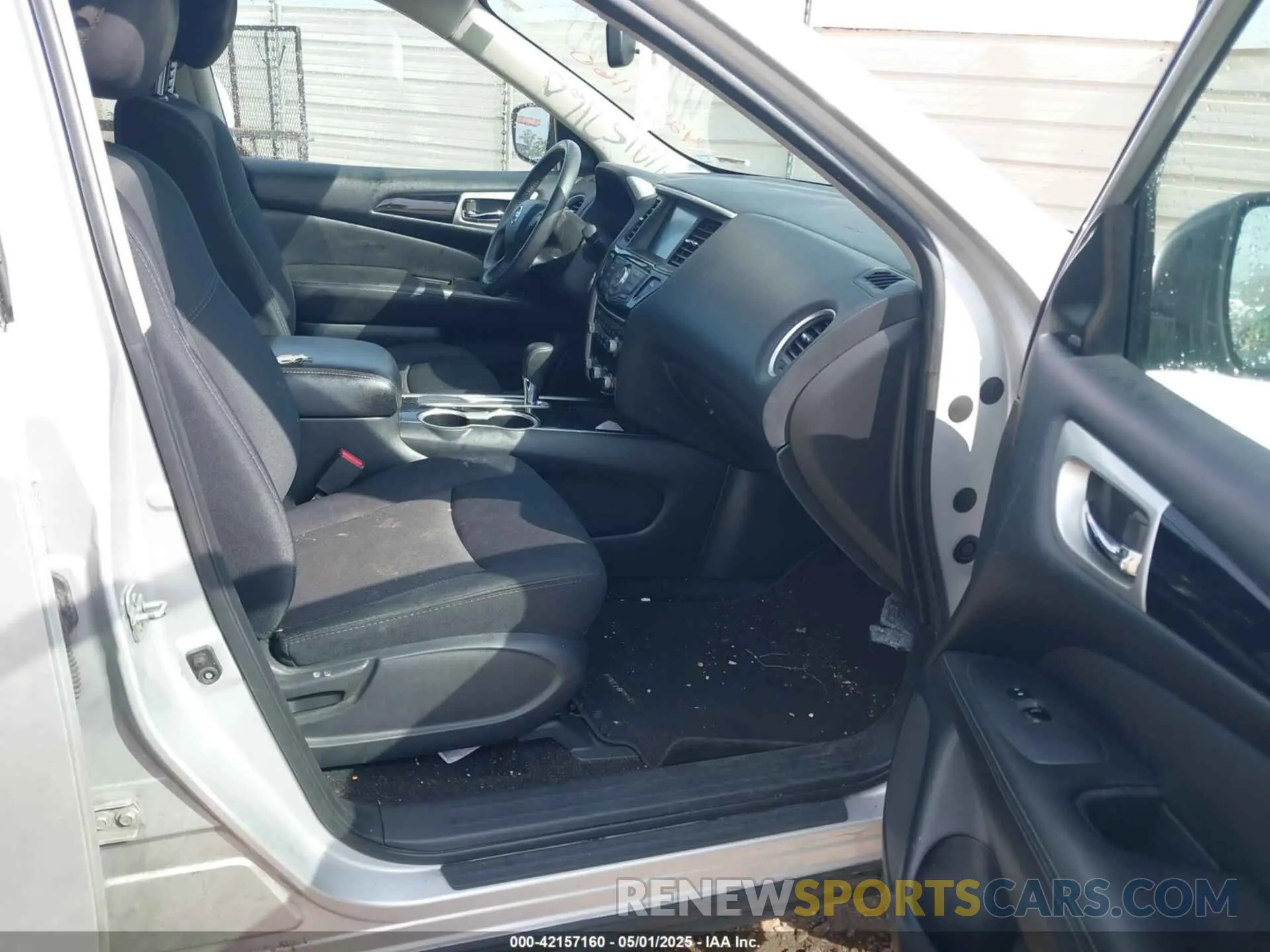 5 Photograph of a damaged car 5N1DR2MN3KC612716 NISSAN PATHFINDER 2019