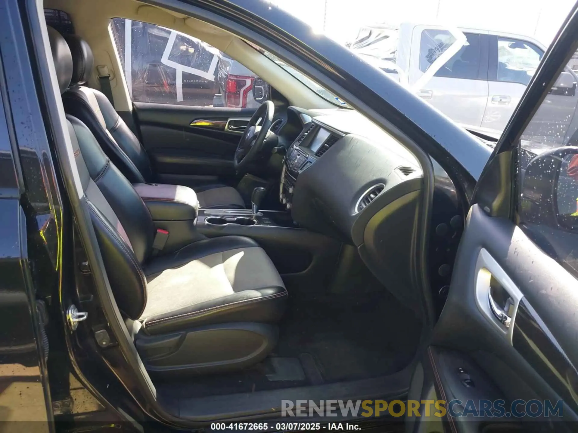 5 Photograph of a damaged car 5N1DR2MN3KC612943 NISSAN PATHFINDER 2019