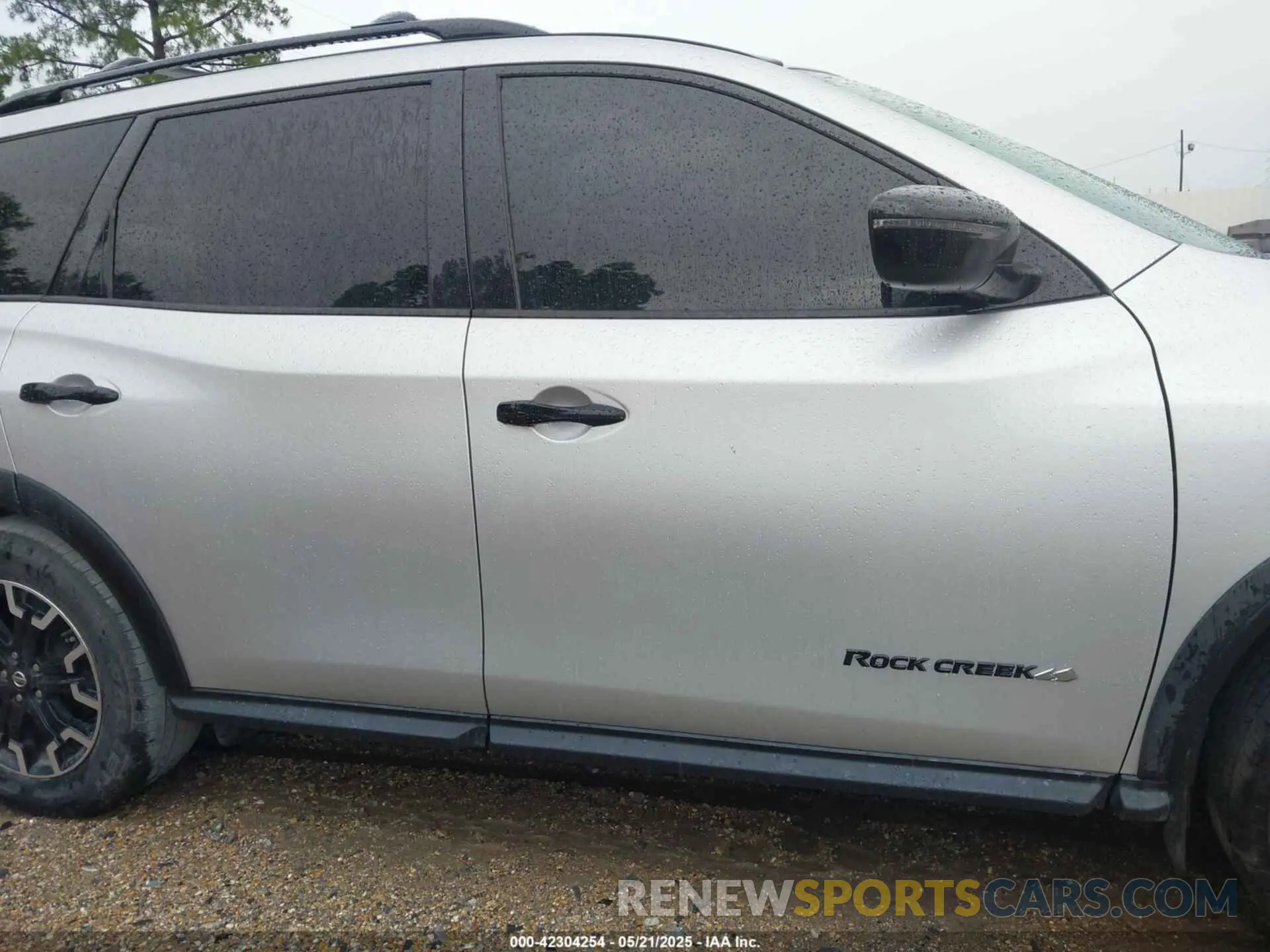 13 Photograph of a damaged car 5N1DR2MN3KC637986 NISSAN PATHFINDER 2019