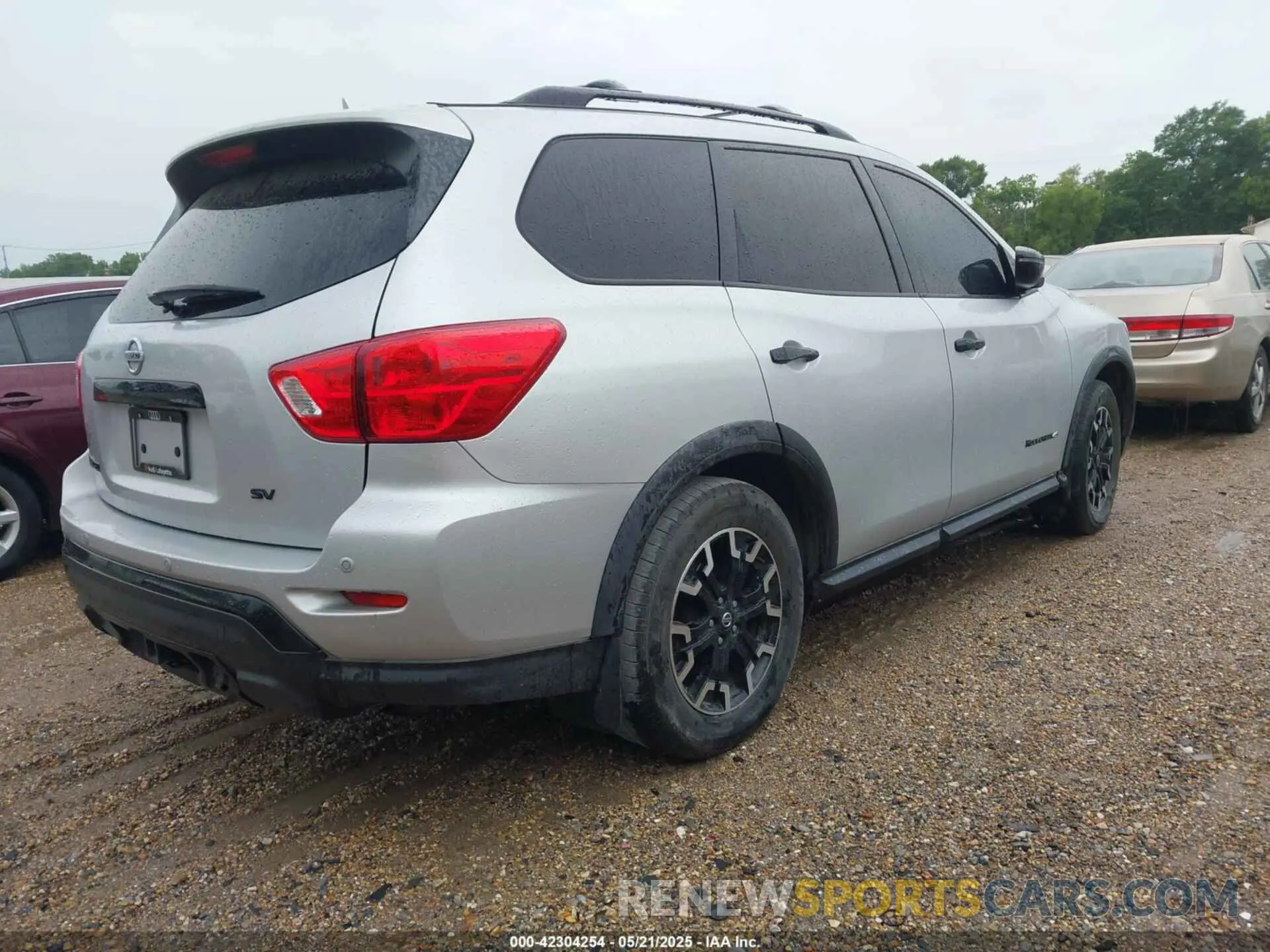 4 Photograph of a damaged car 5N1DR2MN3KC637986 NISSAN PATHFINDER 2019