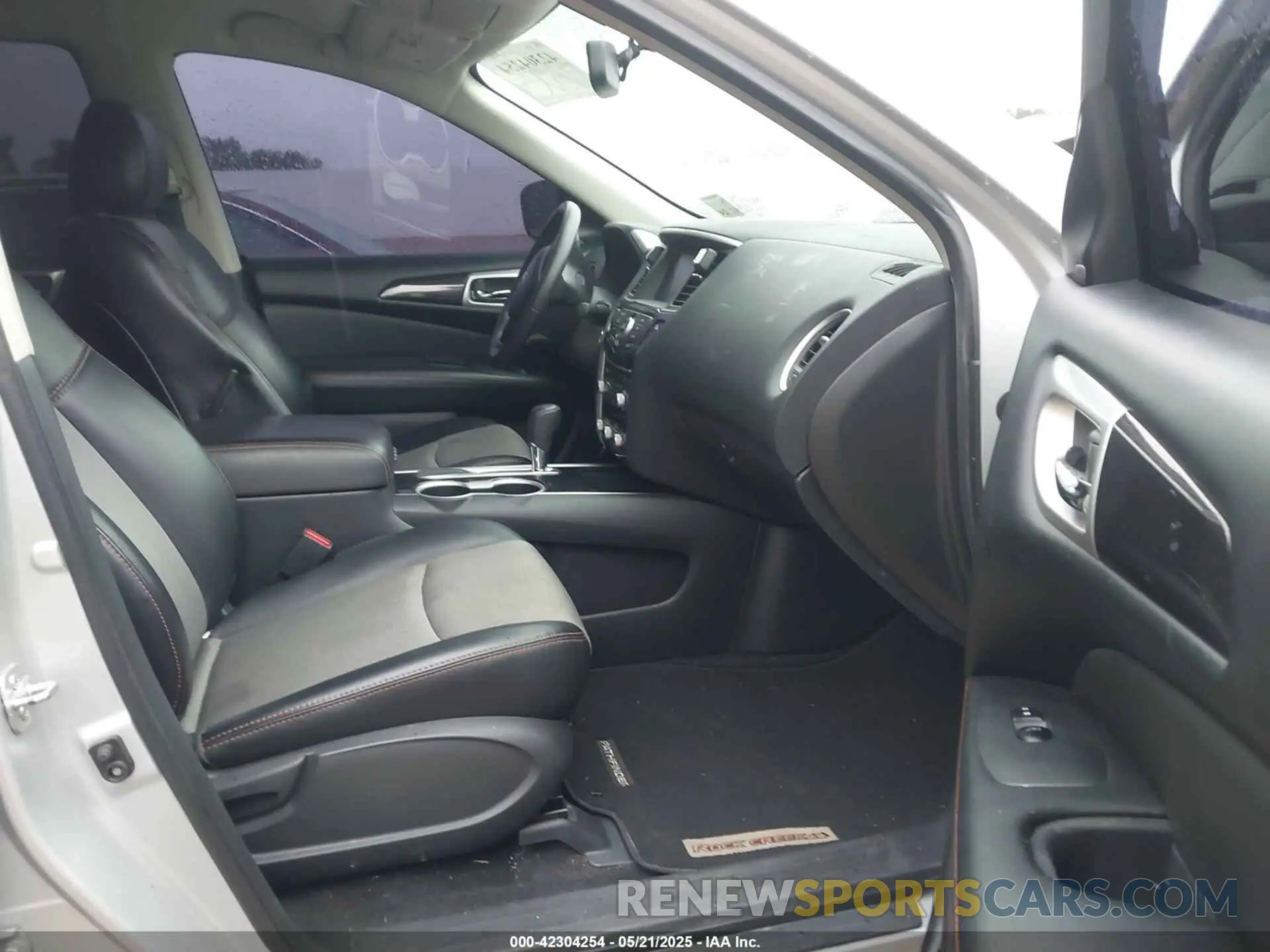 5 Photograph of a damaged car 5N1DR2MN3KC637986 NISSAN PATHFINDER 2019