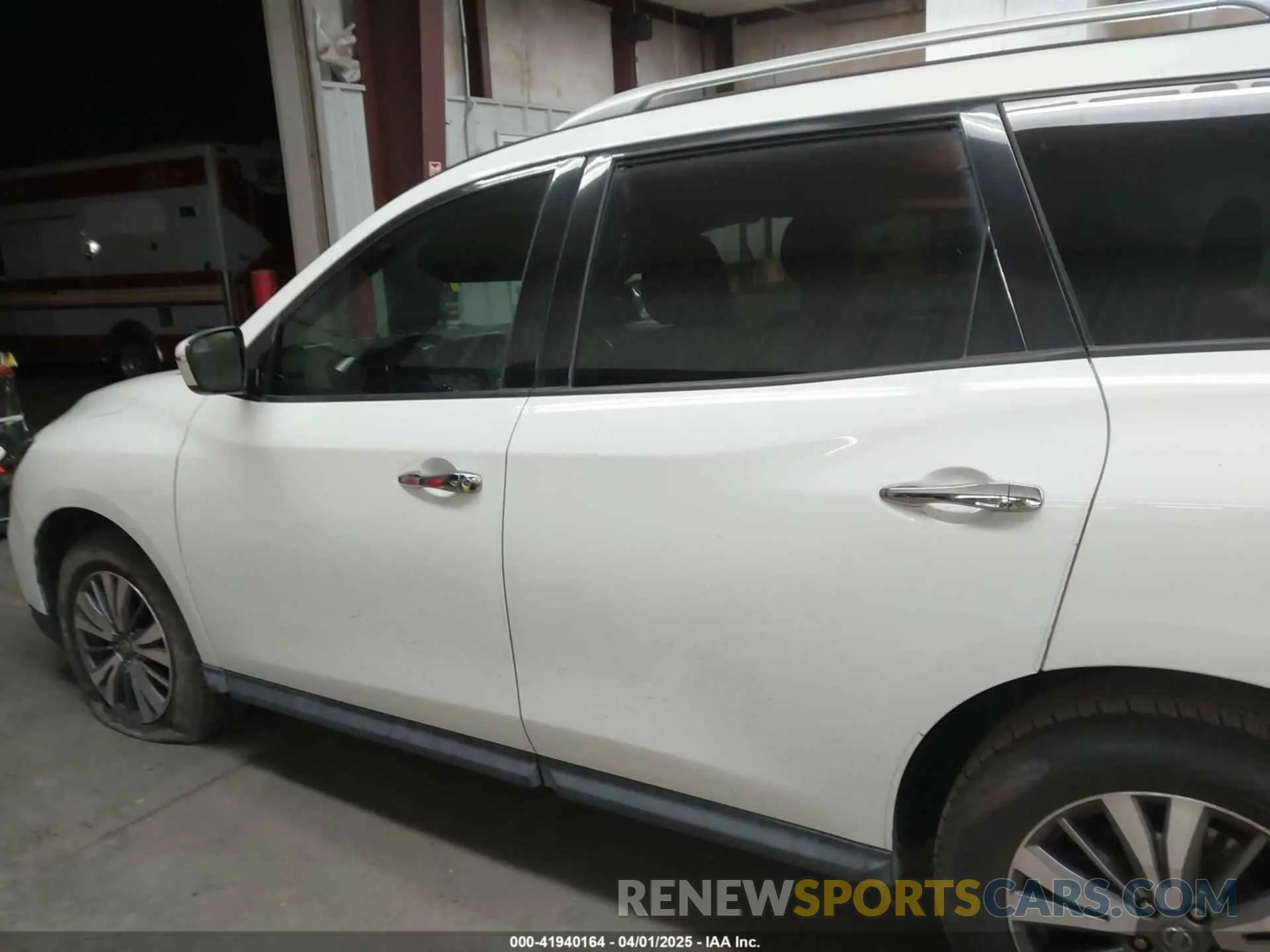 14 Photograph of a damaged car 5N1DR2MN4KC597241 NISSAN PATHFINDER 2019