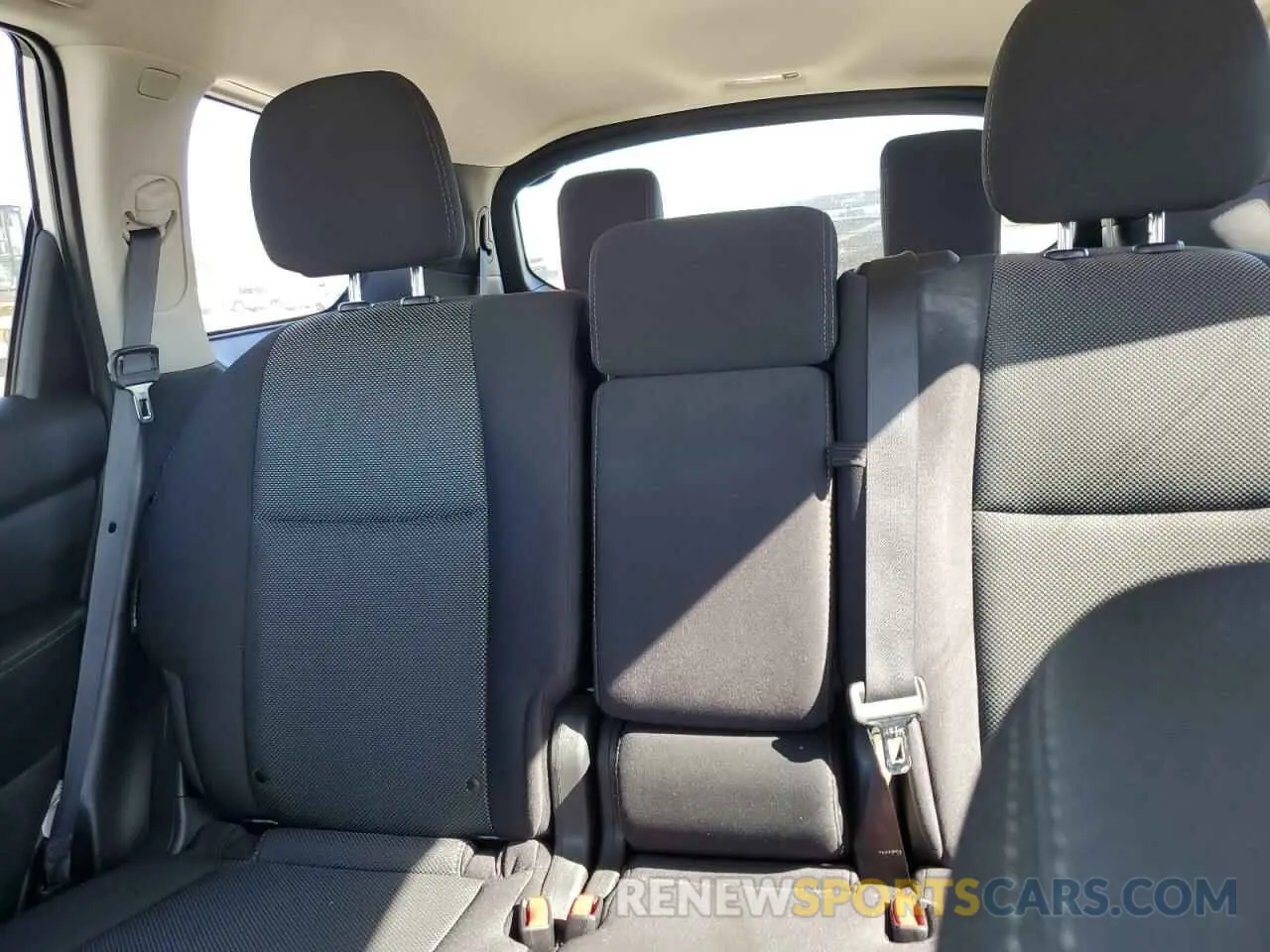 10 Photograph of a damaged car 5N1DR2MN4KC620887 NISSAN PATHFINDER 2019