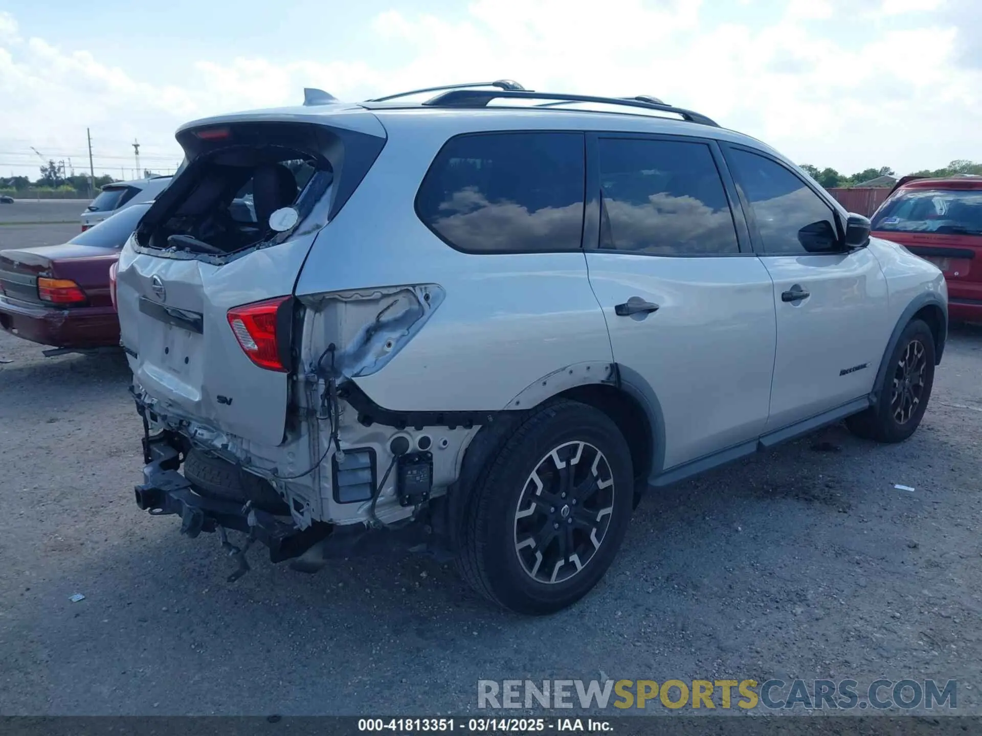 4 Photograph of a damaged car 5N1DR2MN4KC637723 NISSAN PATHFINDER 2019