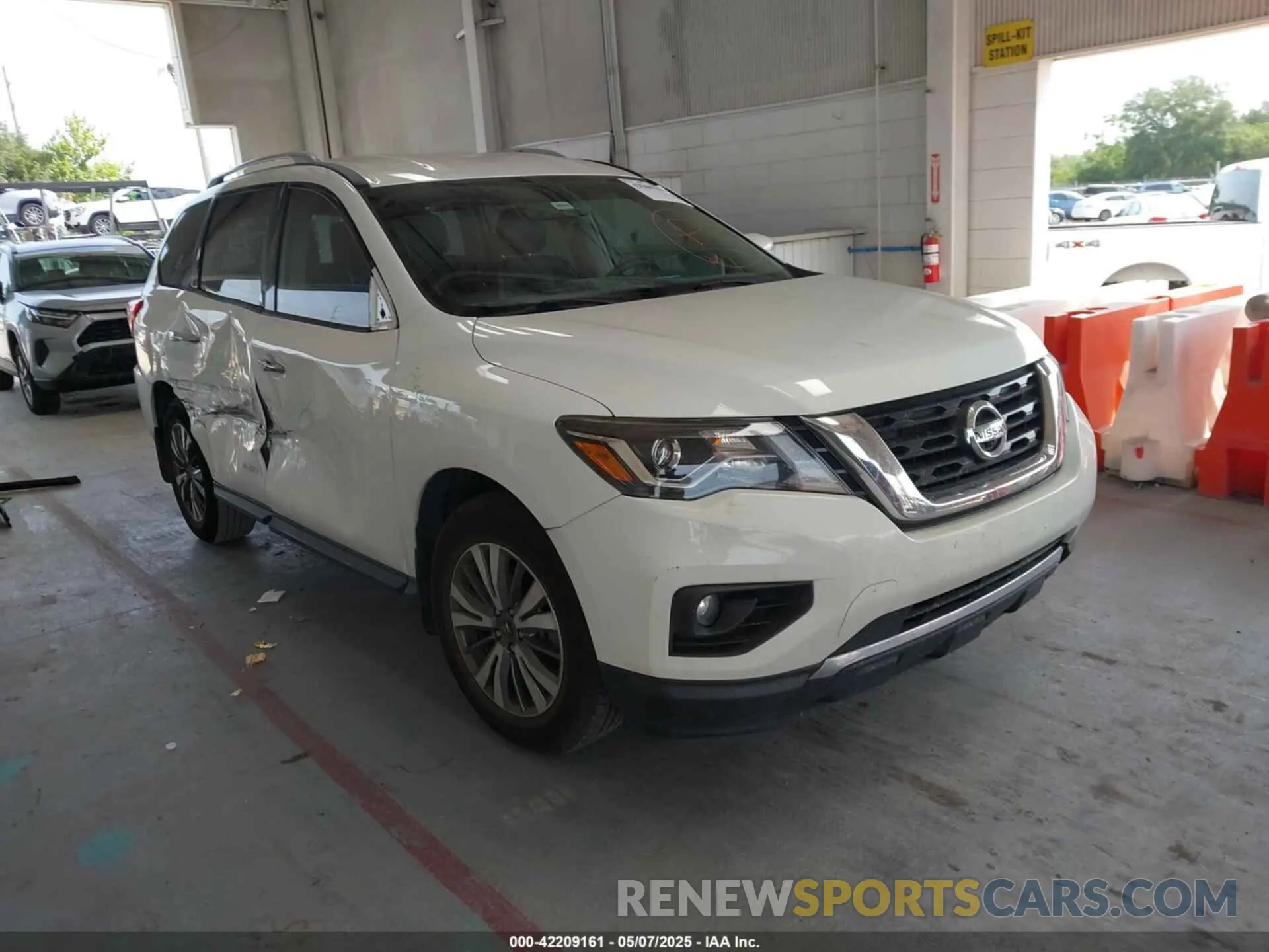 1 Photograph of a damaged car 5N1DR2MN5KC627198 NISSAN PATHFINDER 2019
