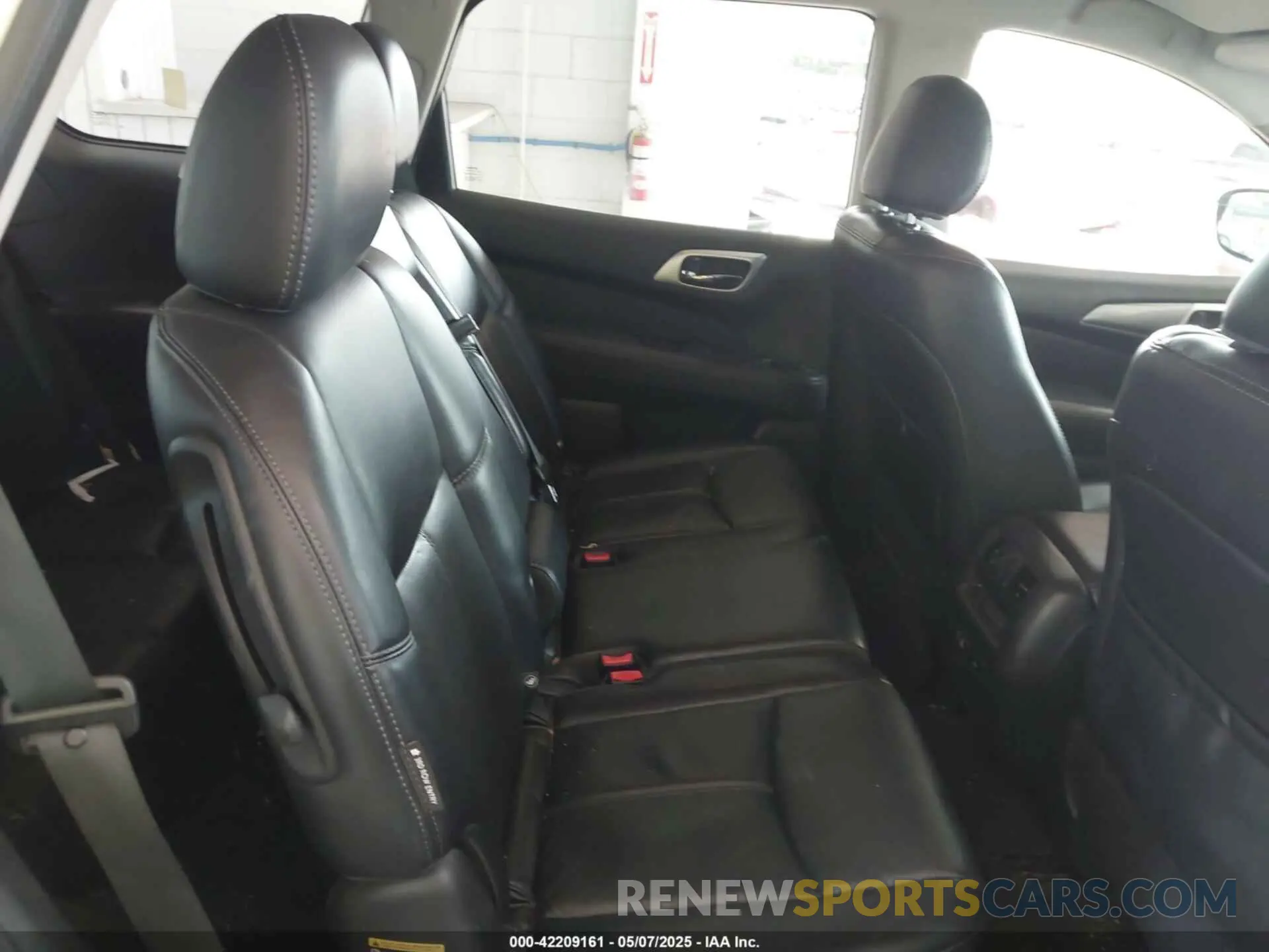 8 Photograph of a damaged car 5N1DR2MN5KC627198 NISSAN PATHFINDER 2019