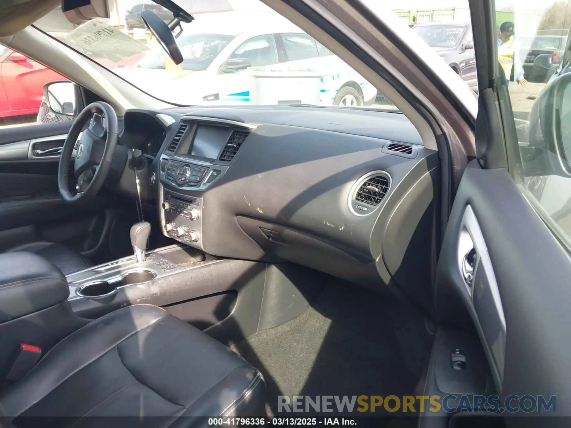 5 Photograph of a damaged car 5N1DR2MN5KC642848 NISSAN PATHFINDER 2019