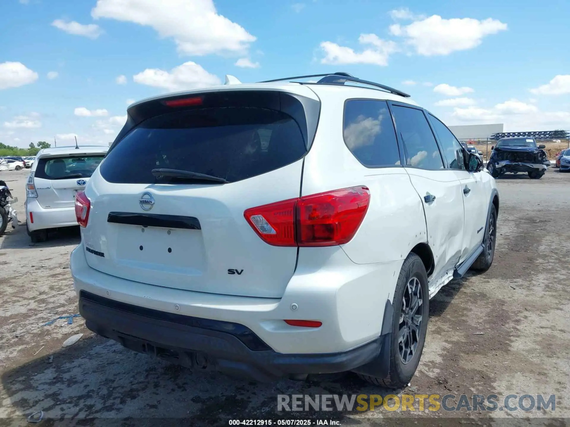 4 Photograph of a damaged car 5N1DR2MN6KC649761 NISSAN PATHFINDER 2019