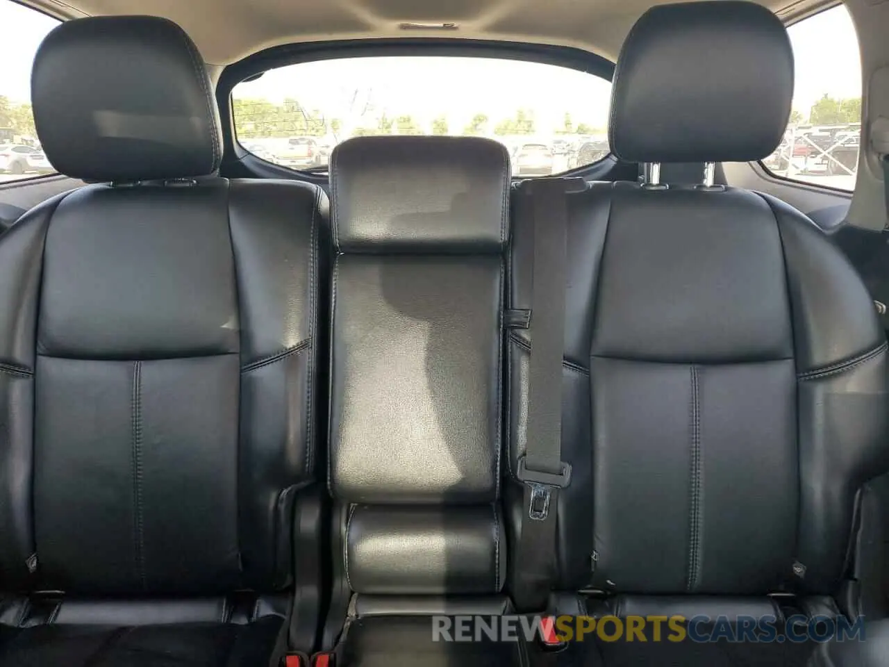 10 Photograph of a damaged car 5N1DR2MN7KC608944 NISSAN PATHFINDER 2019