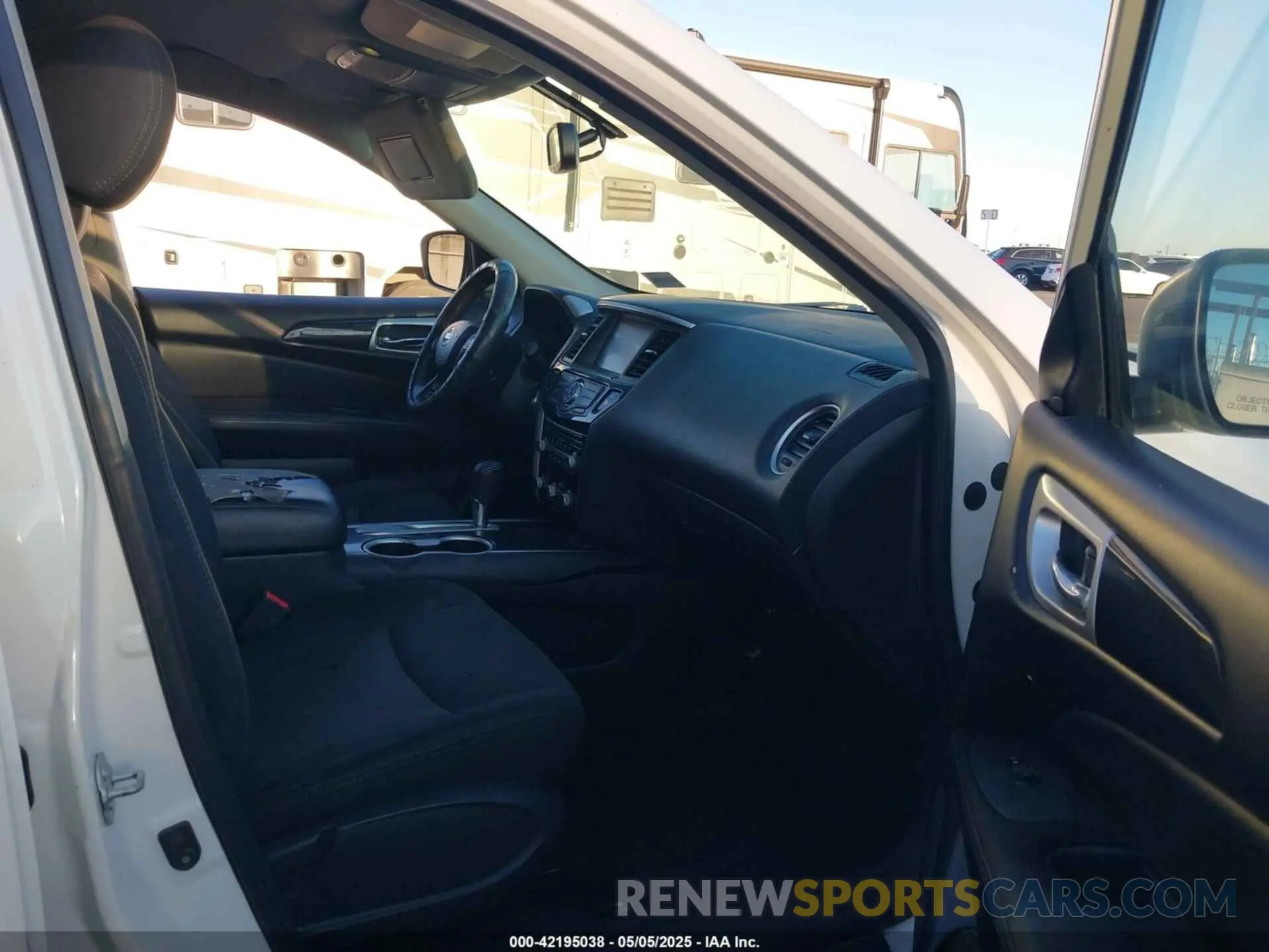 5 Photograph of a damaged car 5N1DR2MN7KC634136 NISSAN PATHFINDER 2019