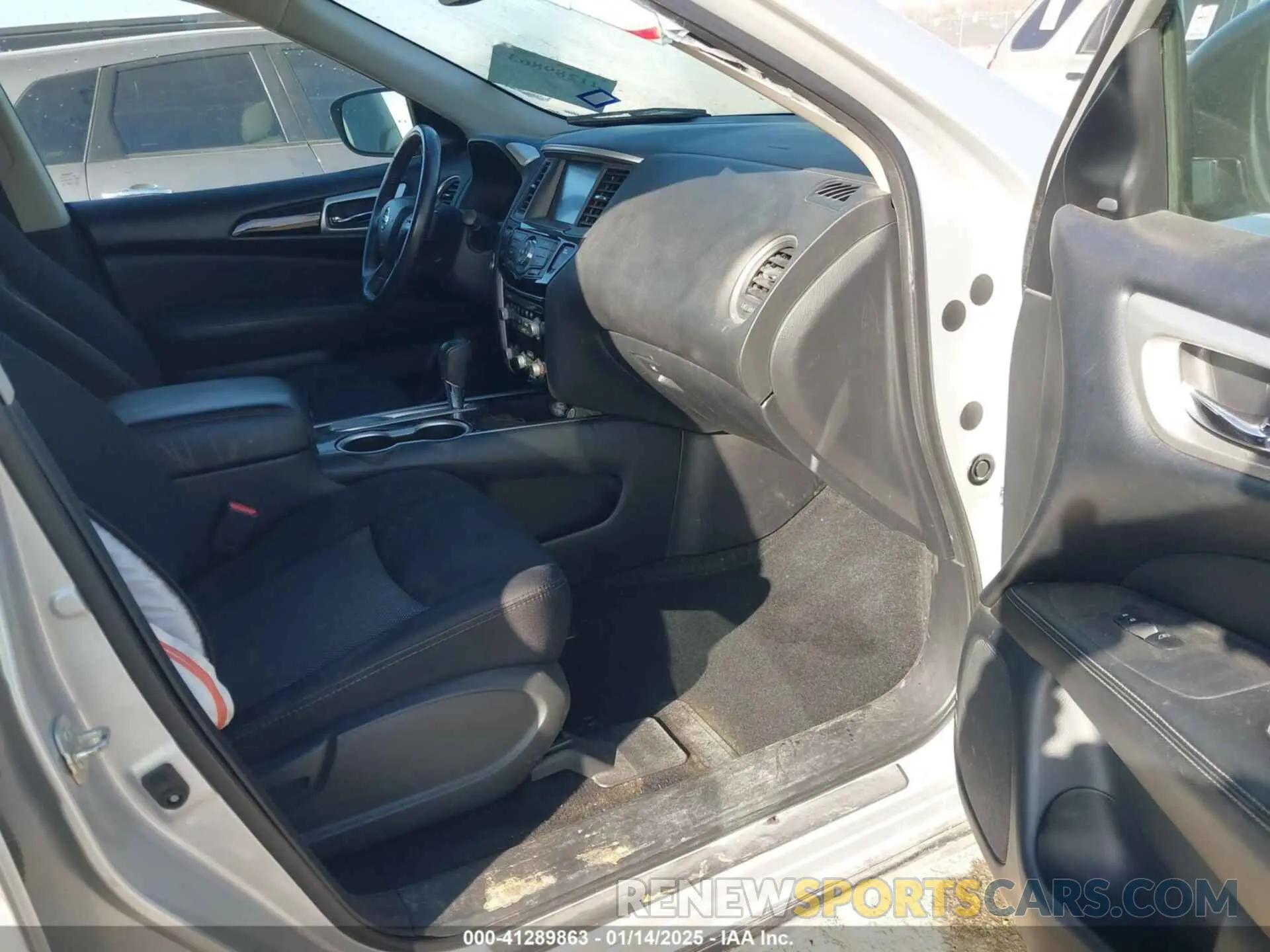 5 Photograph of a damaged car 5N1DR2MN7KC634430 NISSAN PATHFINDER 2019