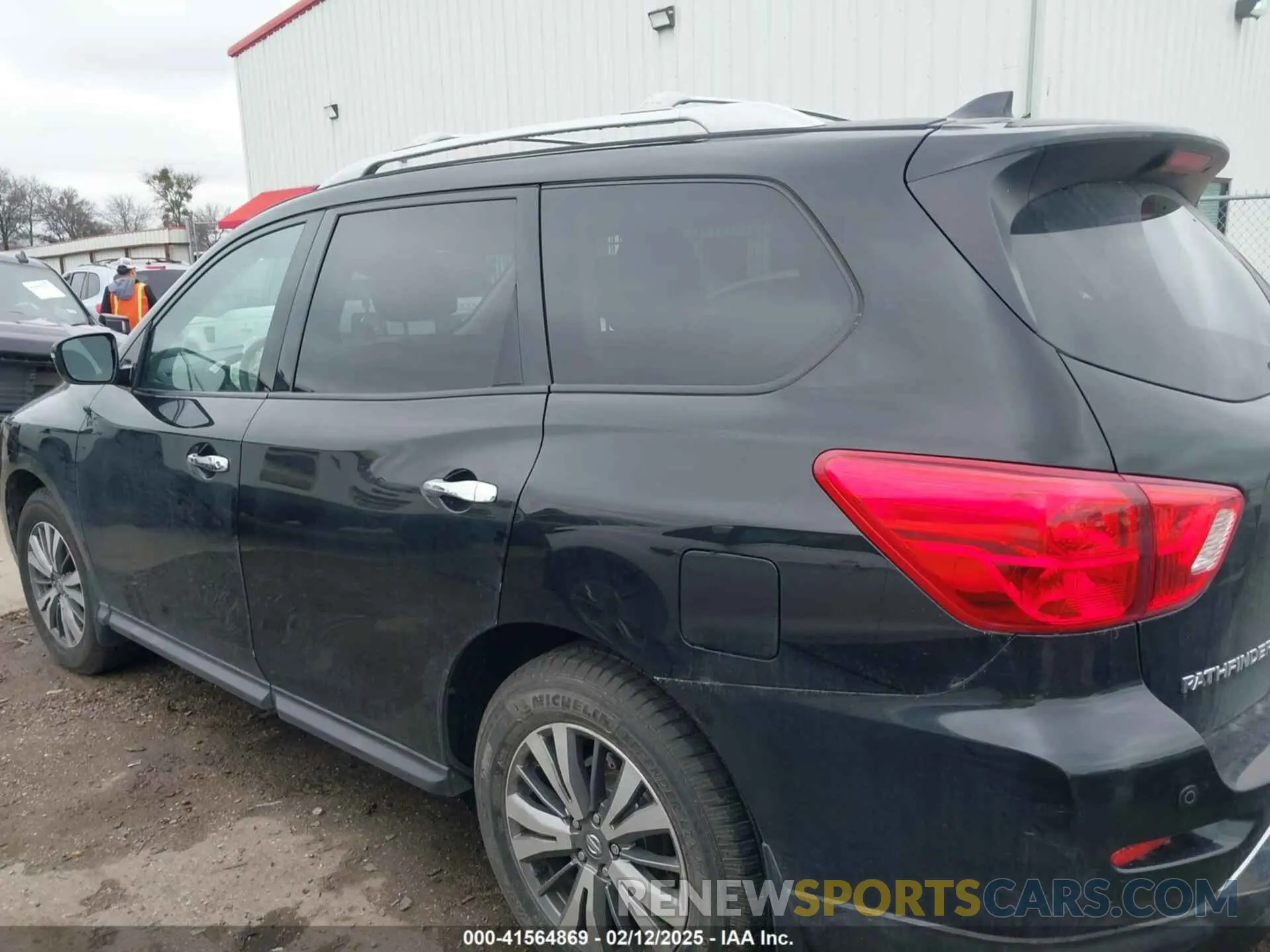 15 Photograph of a damaged car 5N1DR2MN7KC635691 NISSAN PATHFINDER 2019