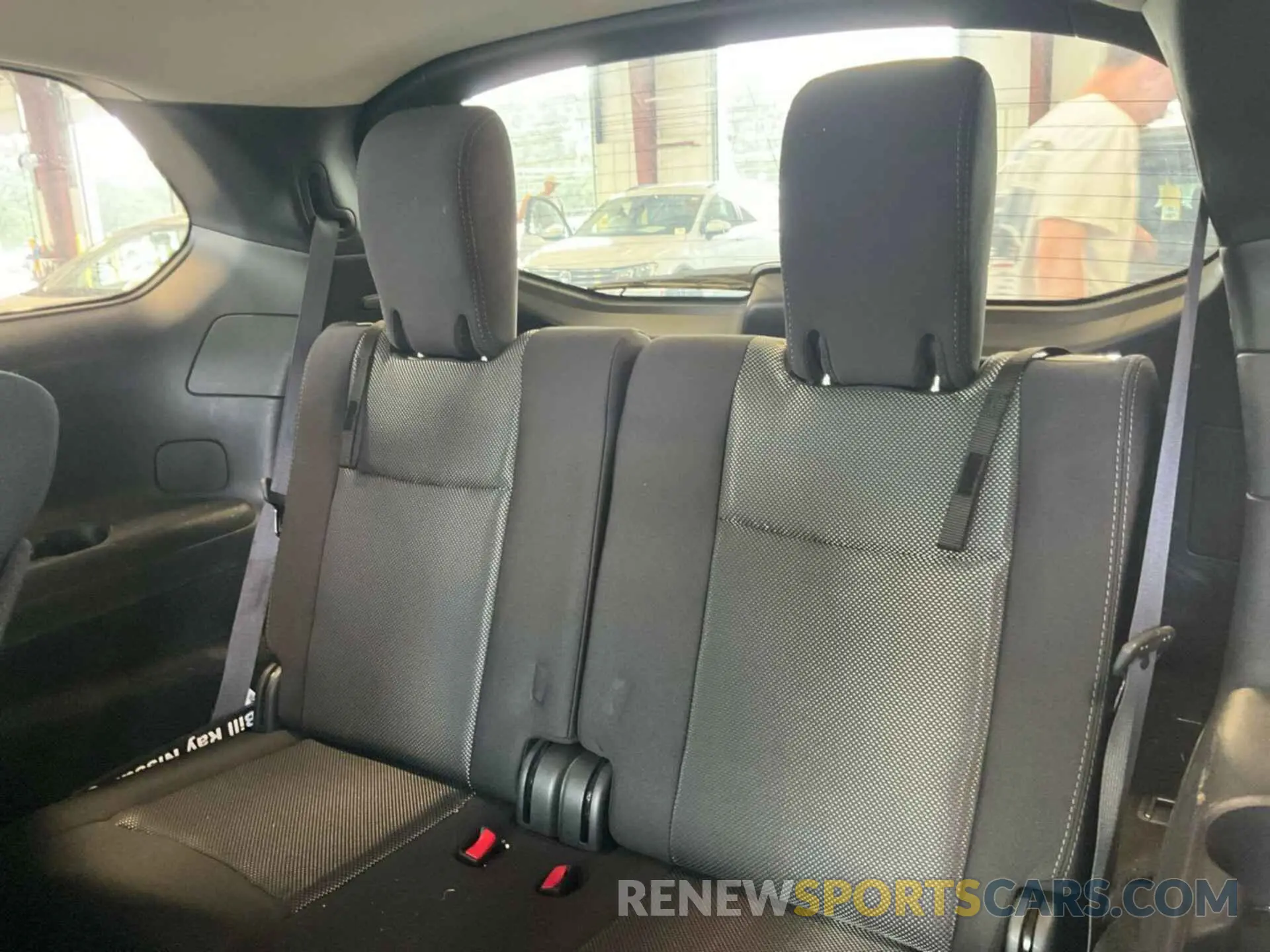 32 Photograph of a damaged car 5N1DR2MN7KC640177 NISSAN PATHFINDER 2019
