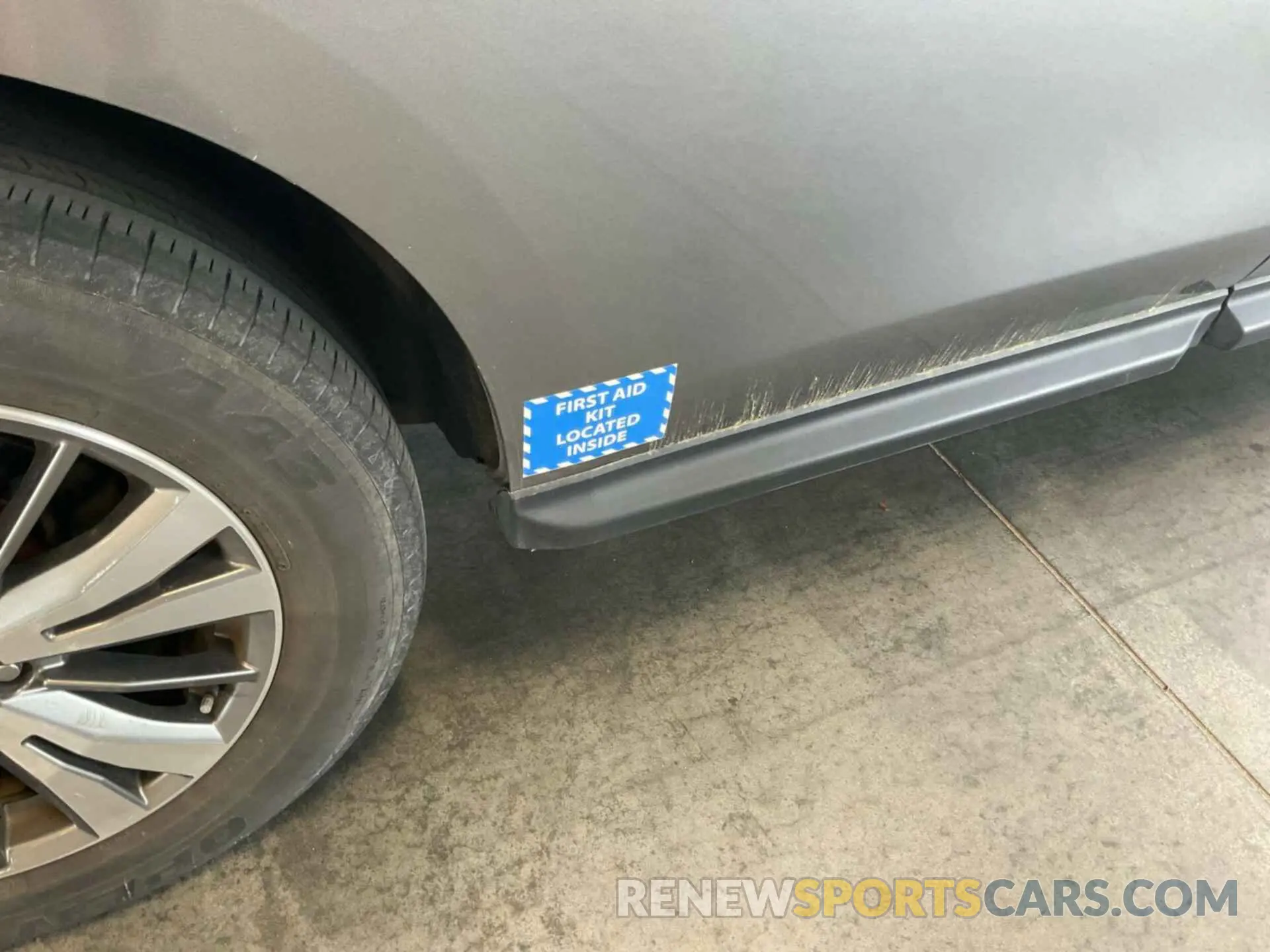 9 Photograph of a damaged car 5N1DR2MN7KC640177 NISSAN PATHFINDER 2019