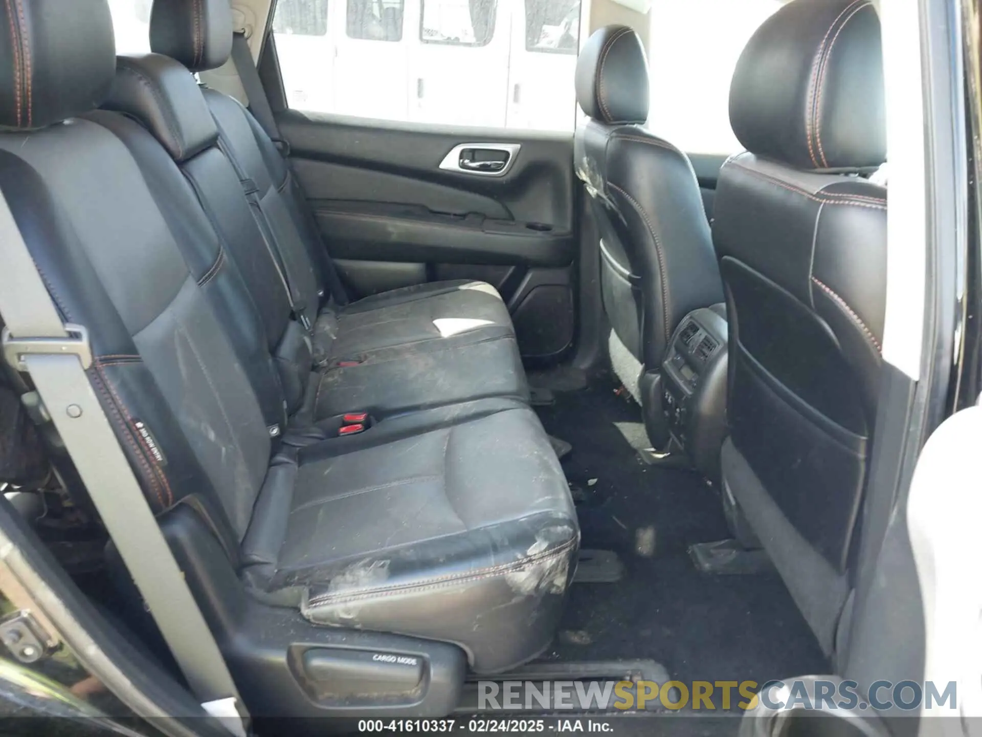 8 Photograph of a damaged car 5N1DR2MN7KC640454 NISSAN PATHFINDER 2019