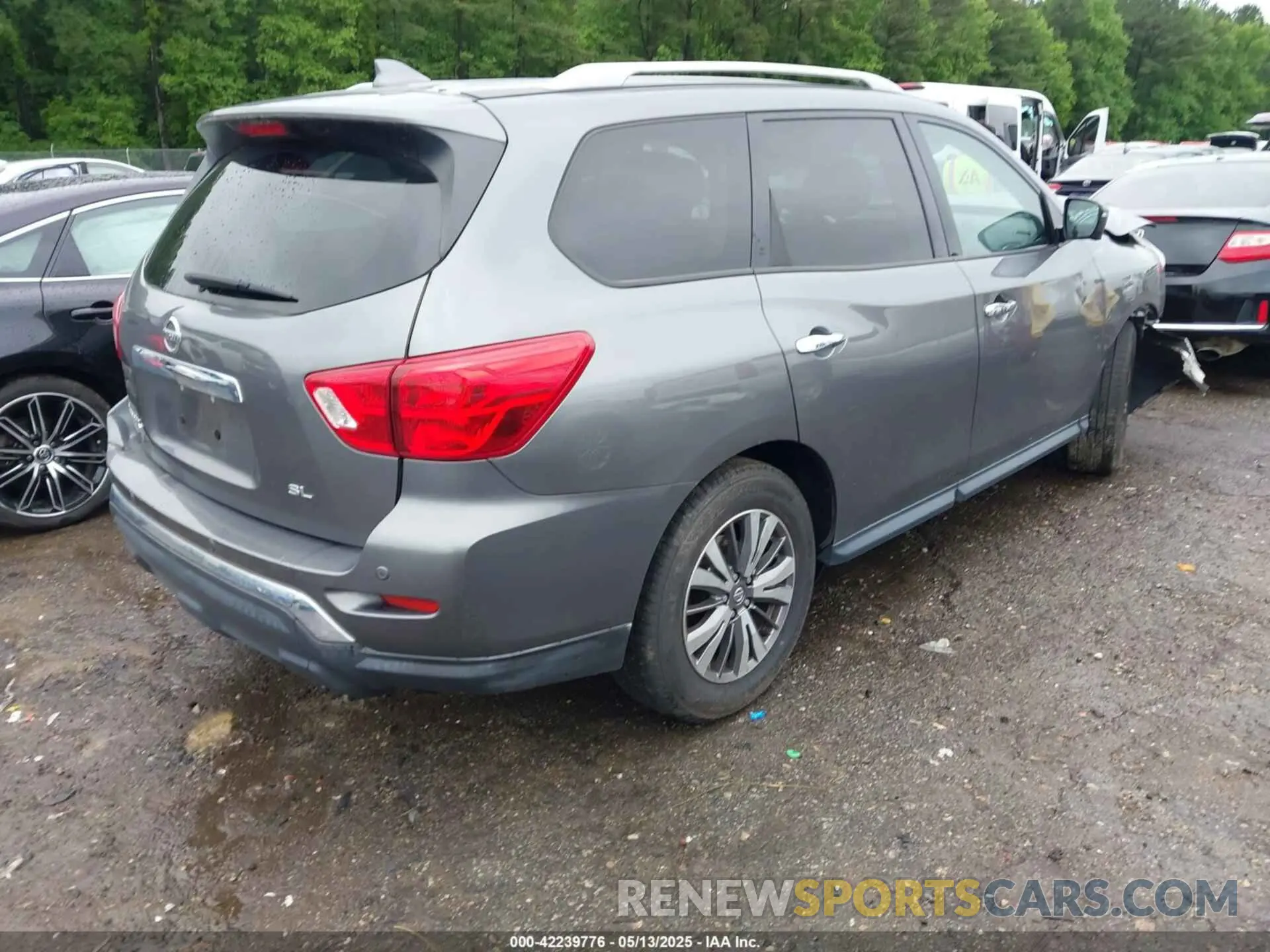 4 Photograph of a damaged car 5N1DR2MN7KC643693 NISSAN PATHFINDER 2019