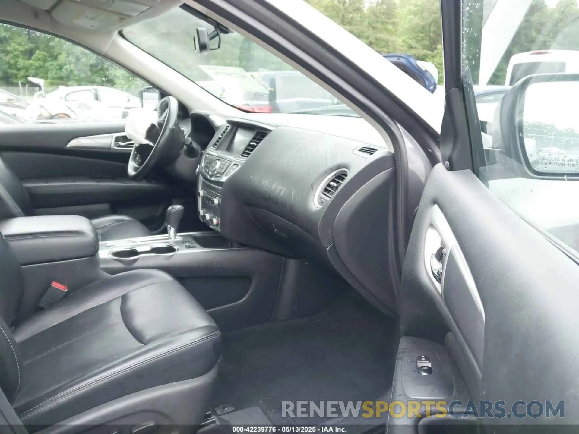 5 Photograph of a damaged car 5N1DR2MN7KC643693 NISSAN PATHFINDER 2019