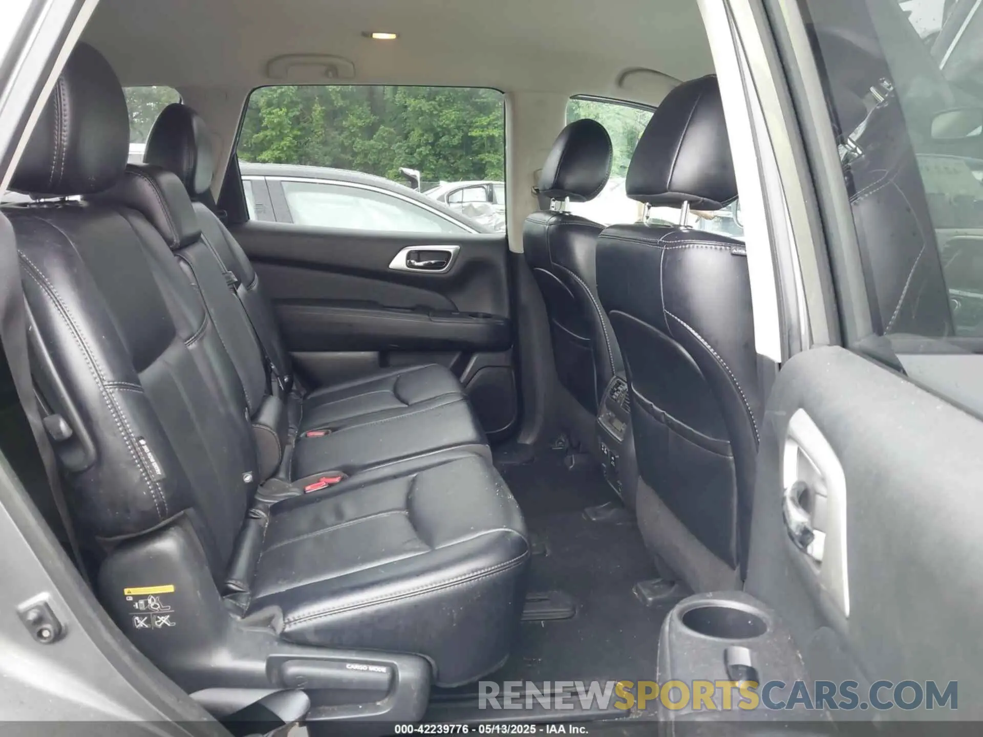 8 Photograph of a damaged car 5N1DR2MN7KC643693 NISSAN PATHFINDER 2019