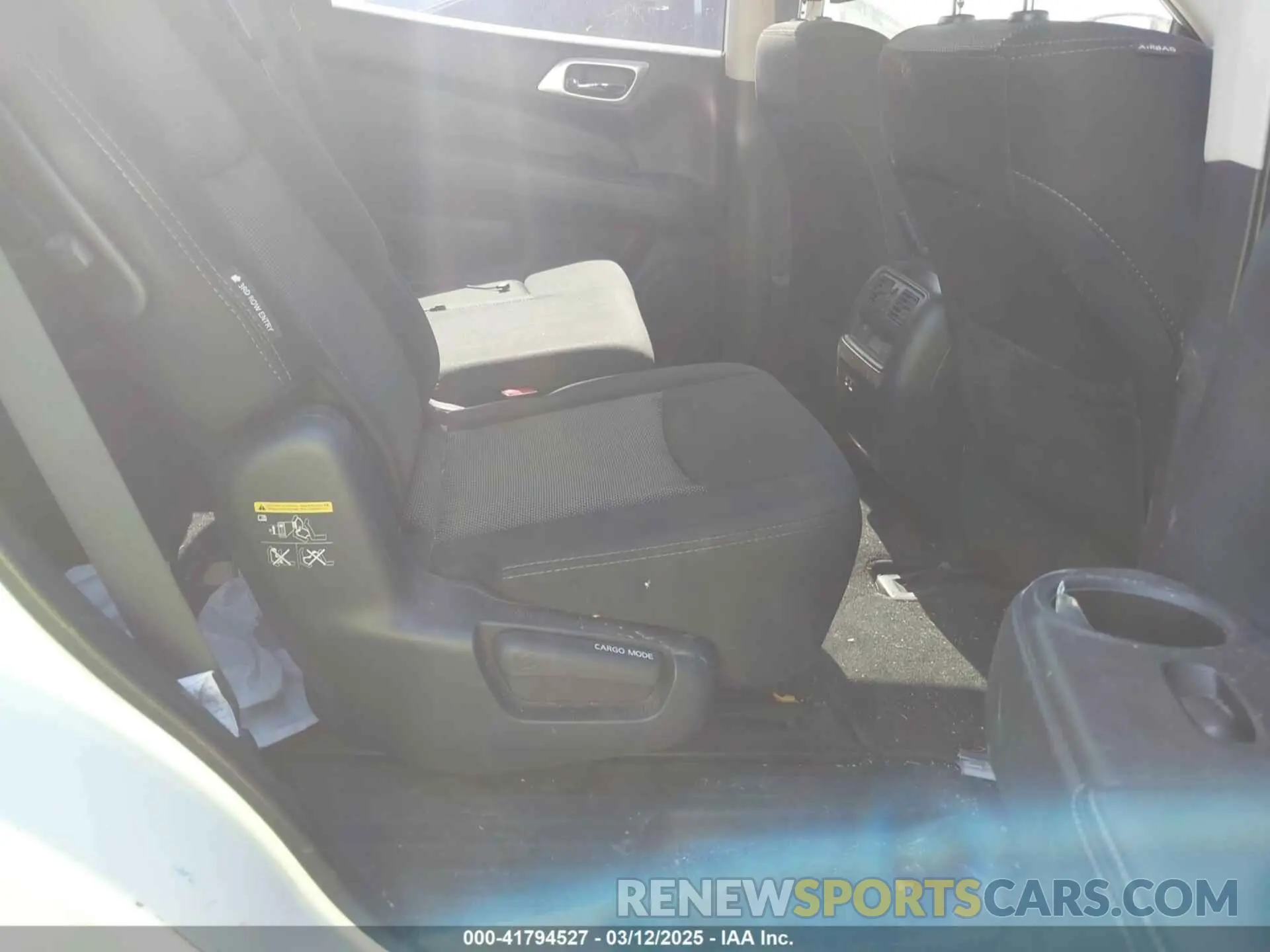 8 Photograph of a damaged car 5N1DR2MN7KC645170 NISSAN PATHFINDER 2019