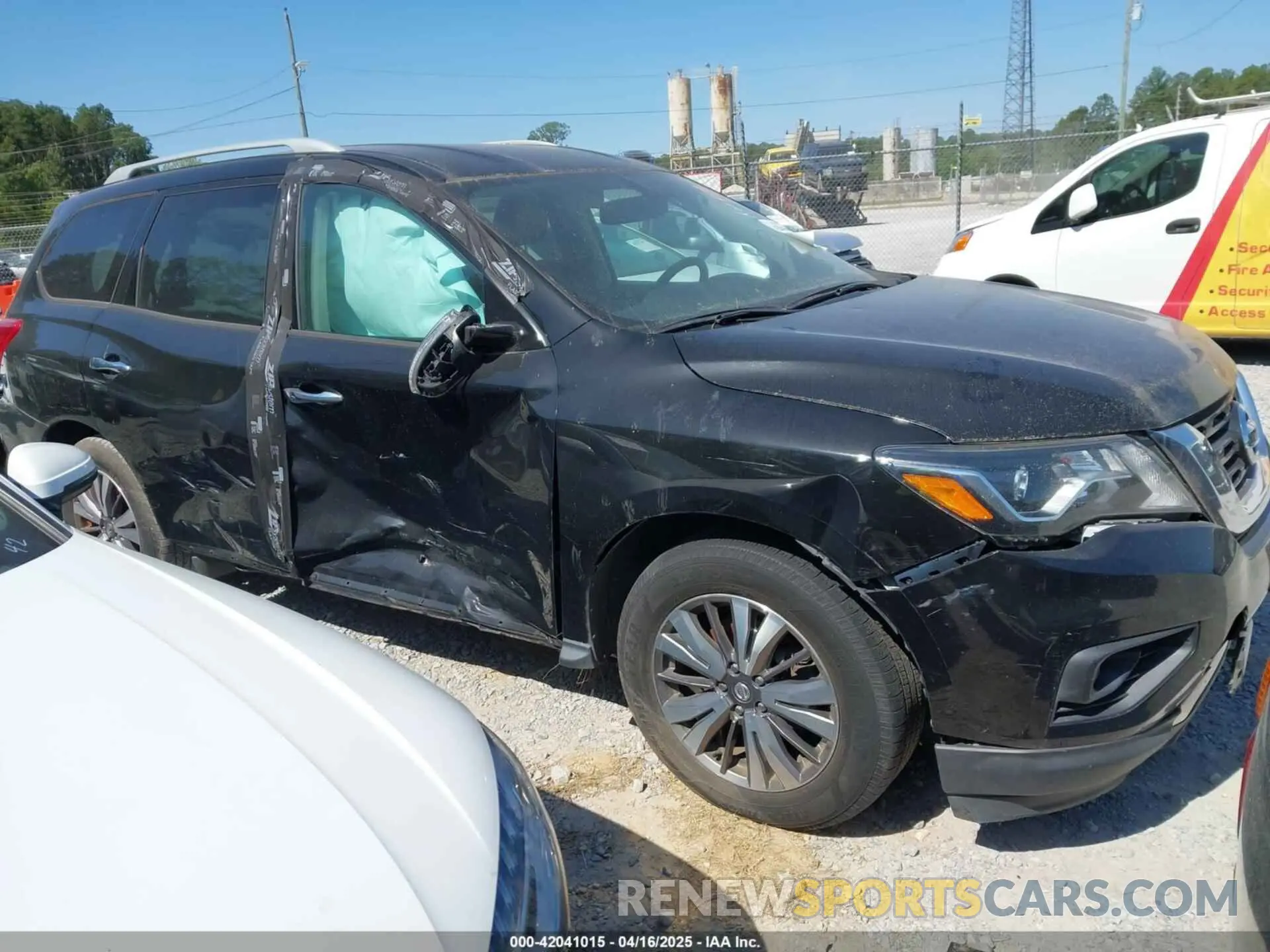 1 Photograph of a damaged car 5N1DR2MN8KC617197 NISSAN PATHFINDER 2019